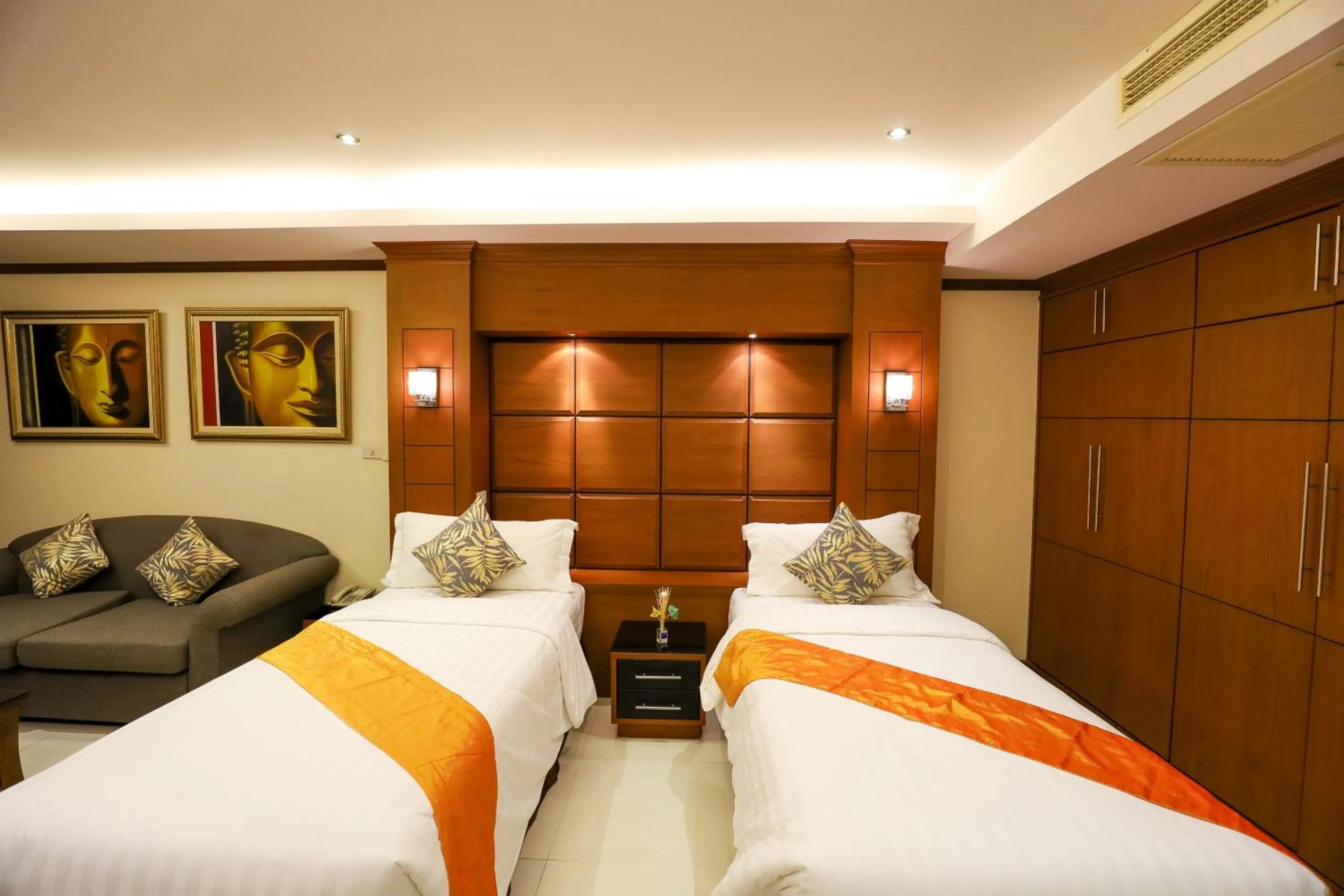 Bed in Tara Court Hotel