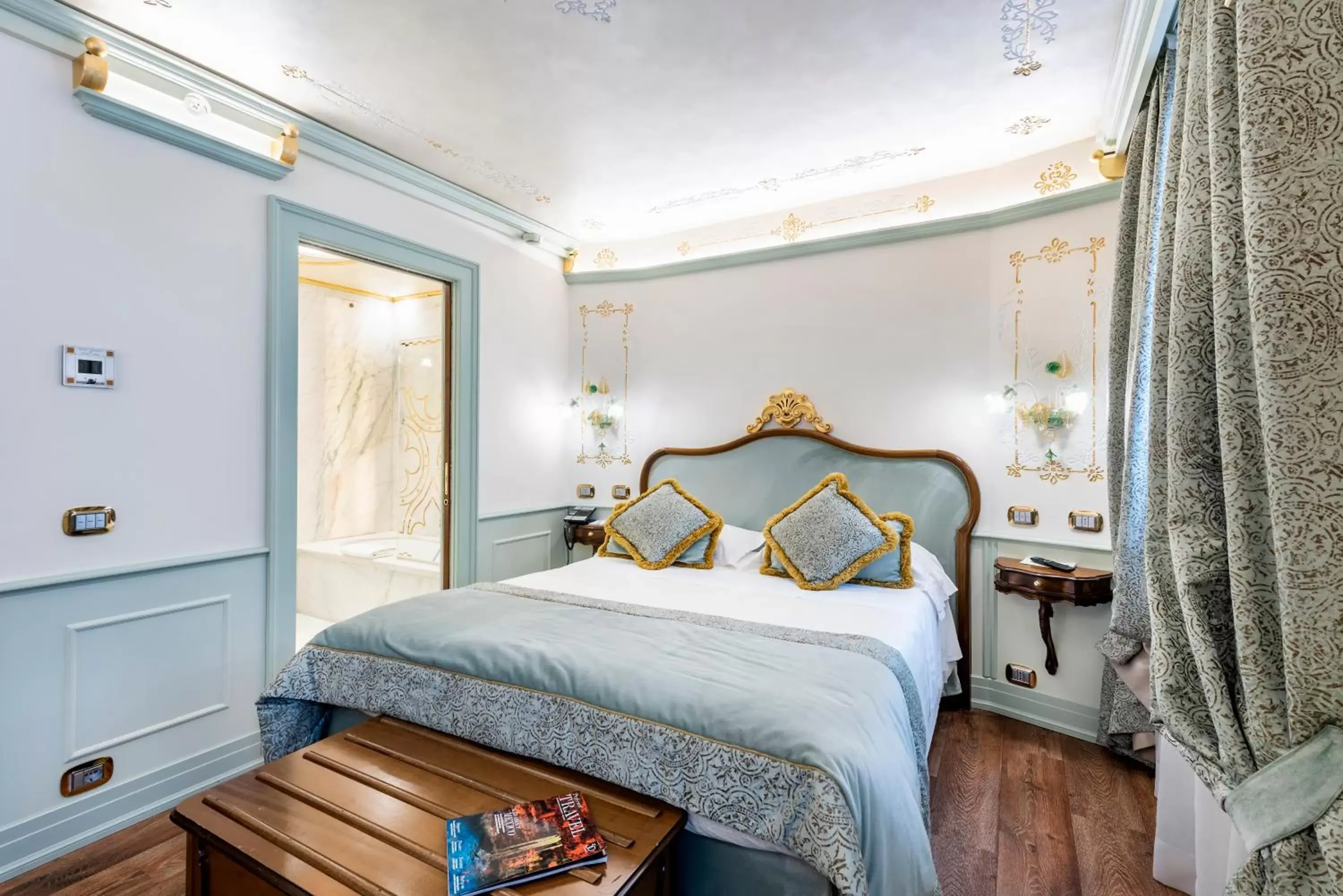 Deluxe Double Room in Monaco & Grand Canal Deluxe Double Room in Monaco & Grand Canal