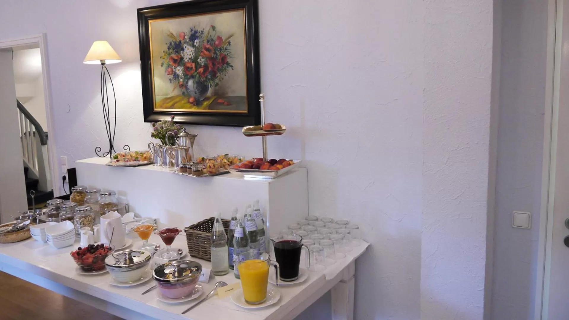 Food and drinks in Hotel Krone am Park