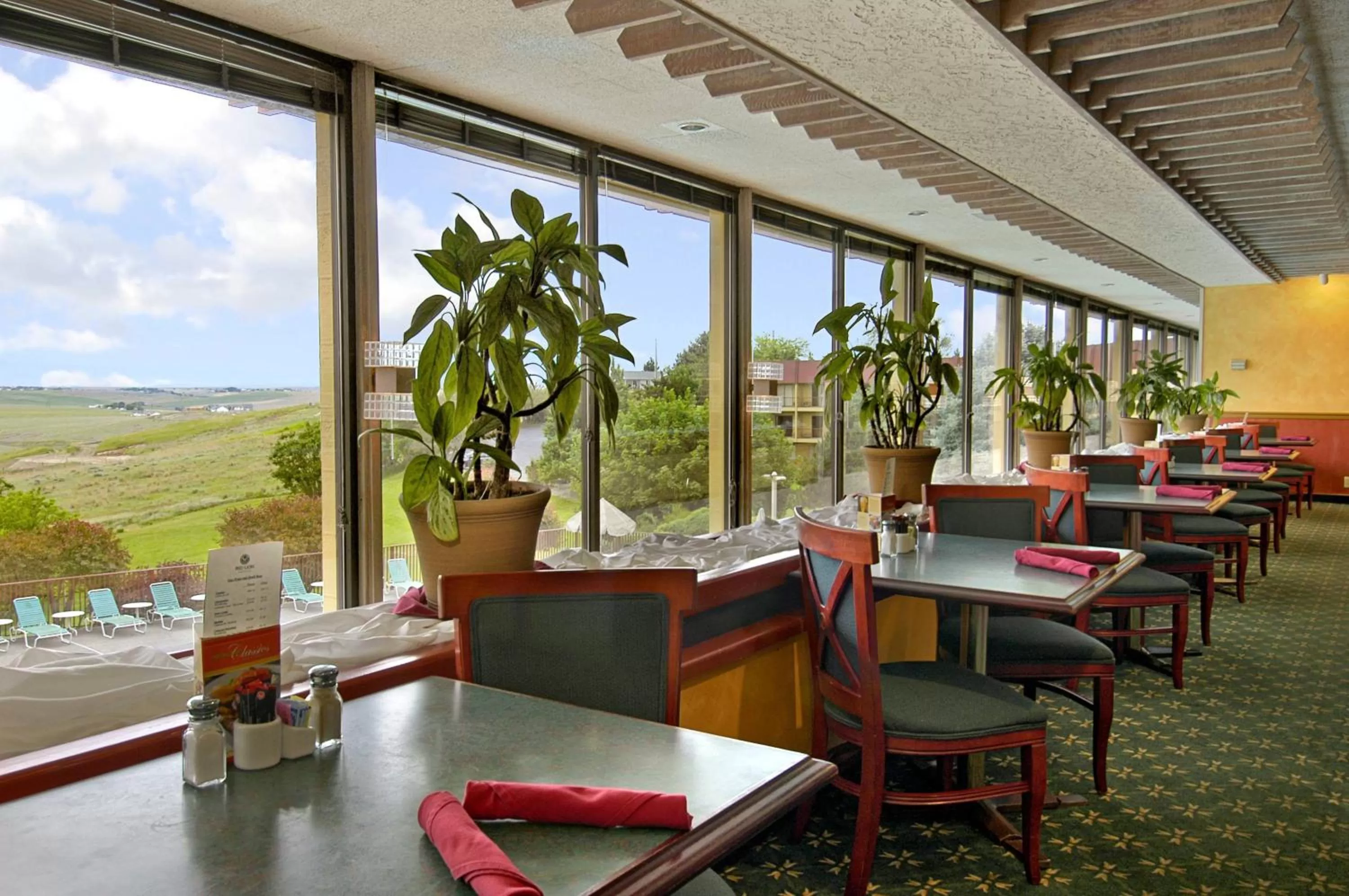 Restaurant/places to eat in Red Lion Hotel Pendleton