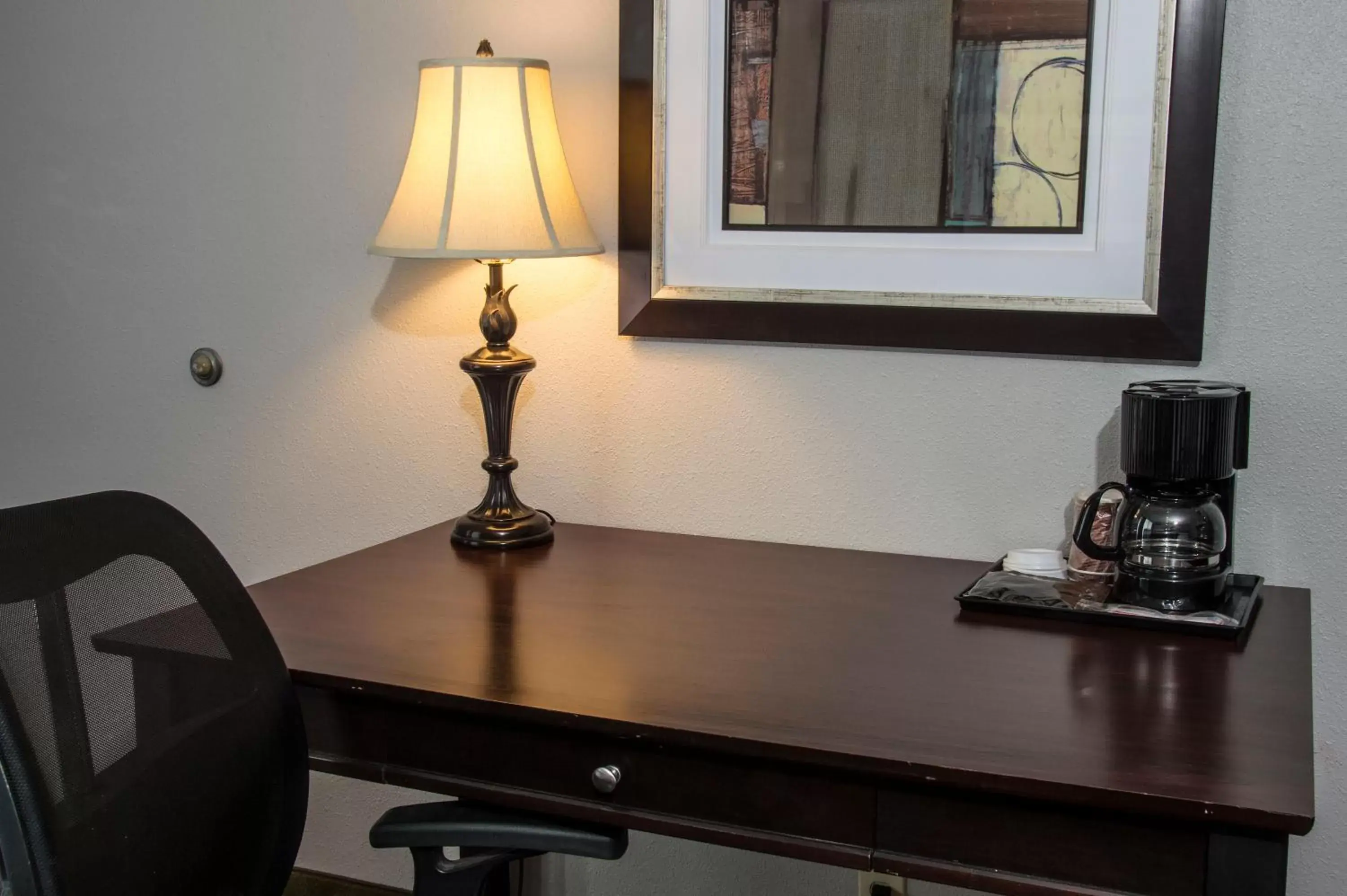 King Room - Disability Access in Lamplighter Inn & Suites Pittsburg King Room - Disability Access in Lamplighter Inn & Suites Pittsburg