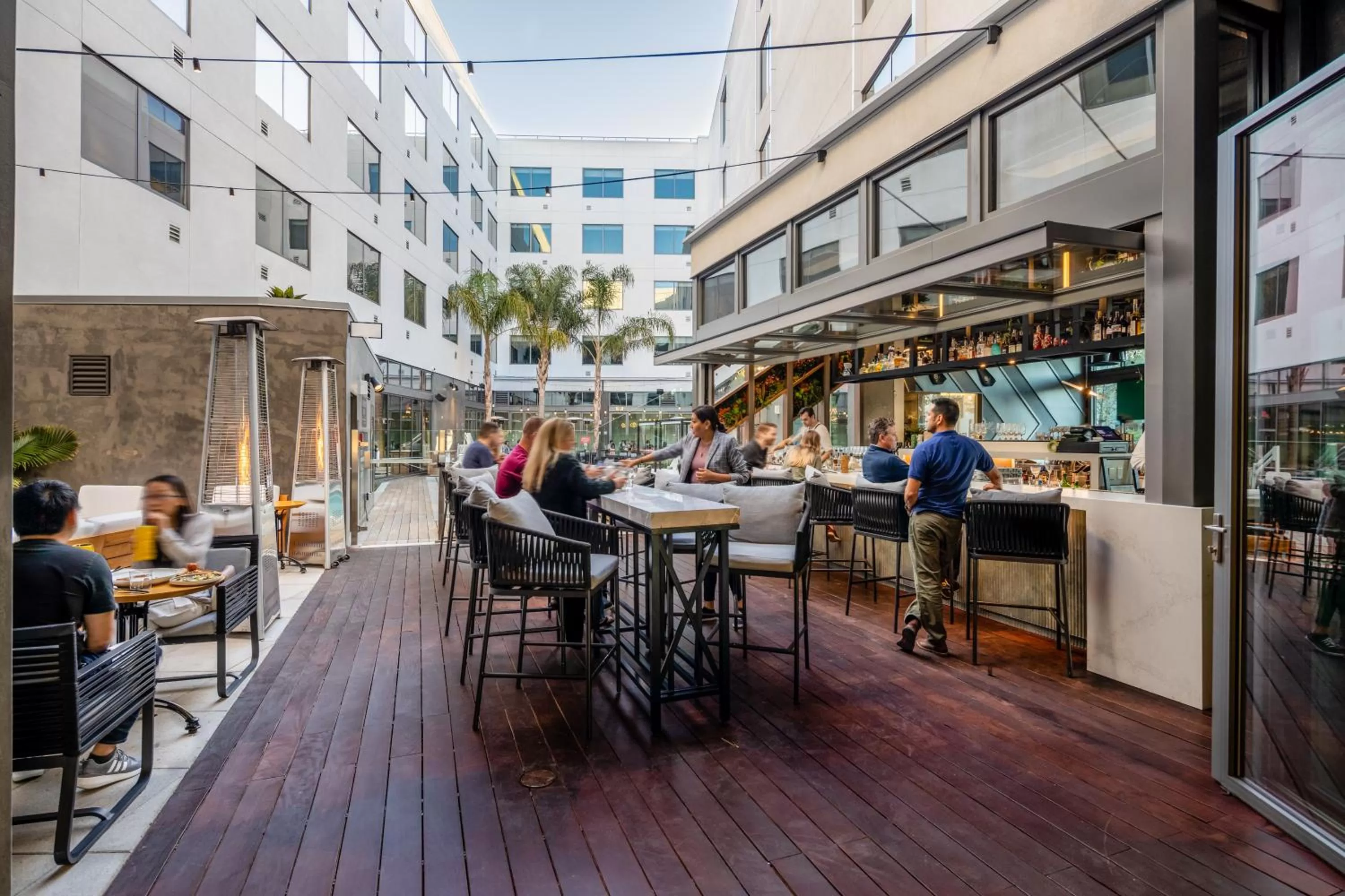 Restaurant/places to eat in Shashi Hotel Mountain View Palo Alto