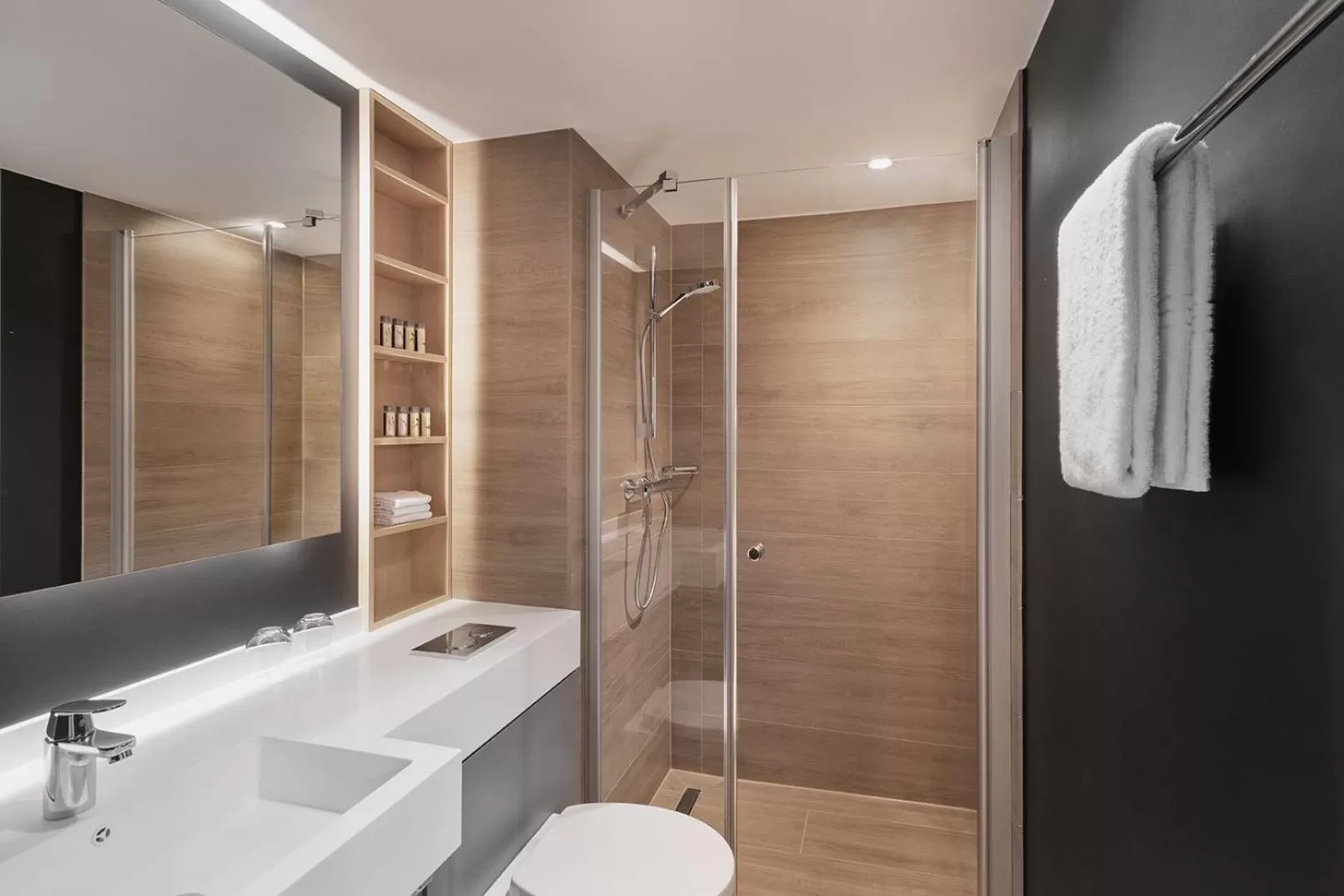 Shower in Residence Inn by Marriott Hamburg Altona