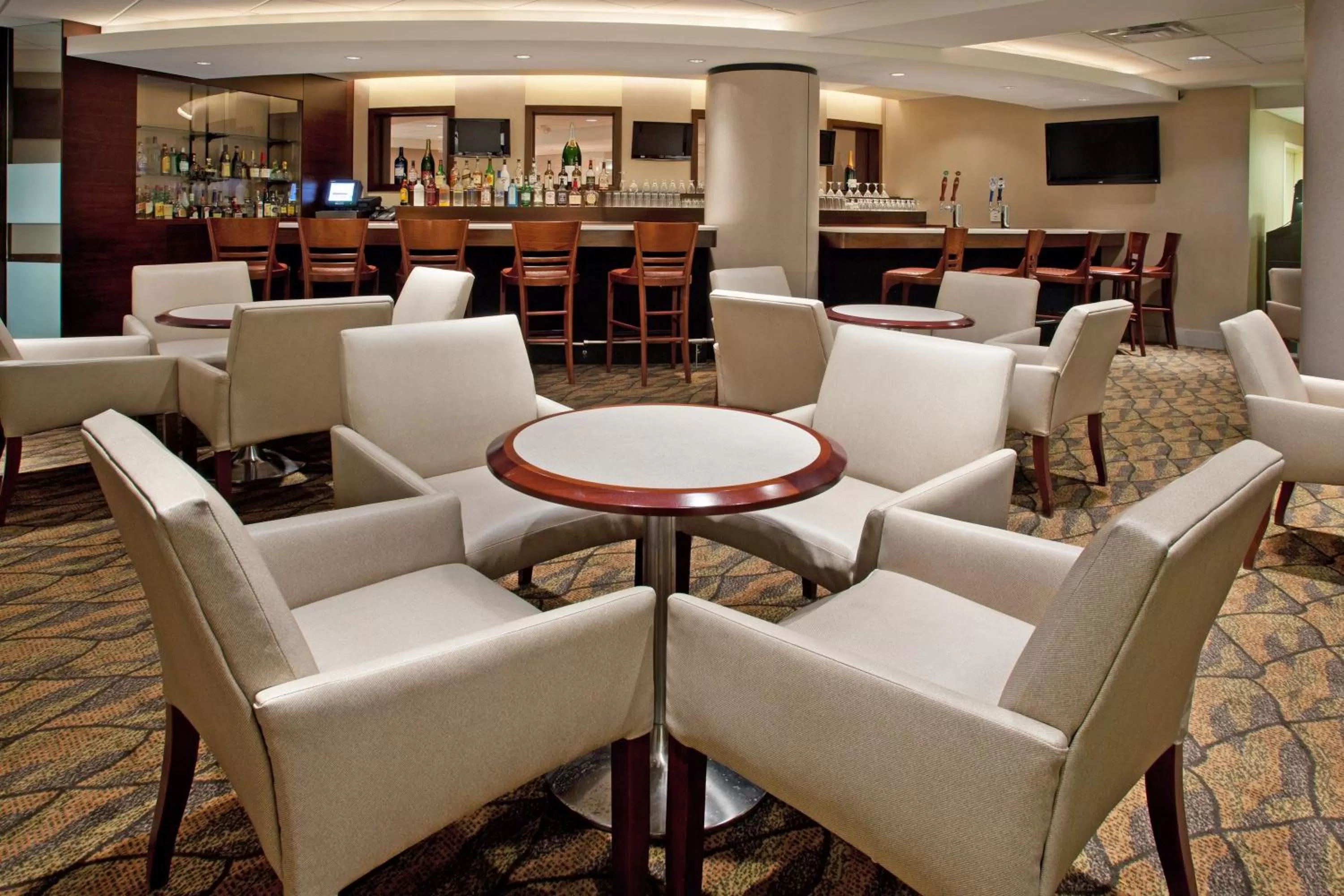 Lounge or bar in Holiday Inn Columbus Dwtn-Capitol Square by IHG