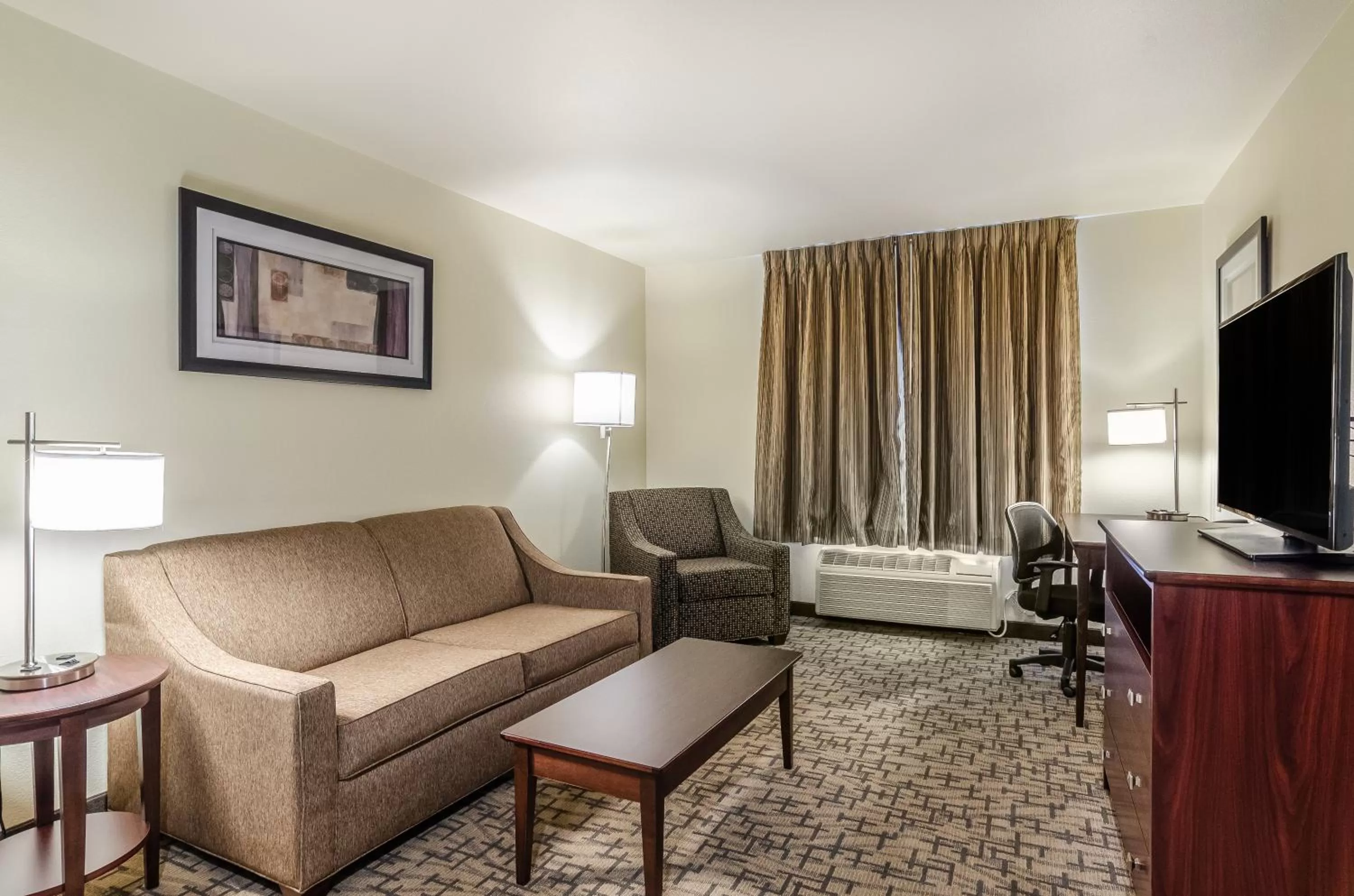 Living room in Cobblestone Inn & Suites - Bridgeport