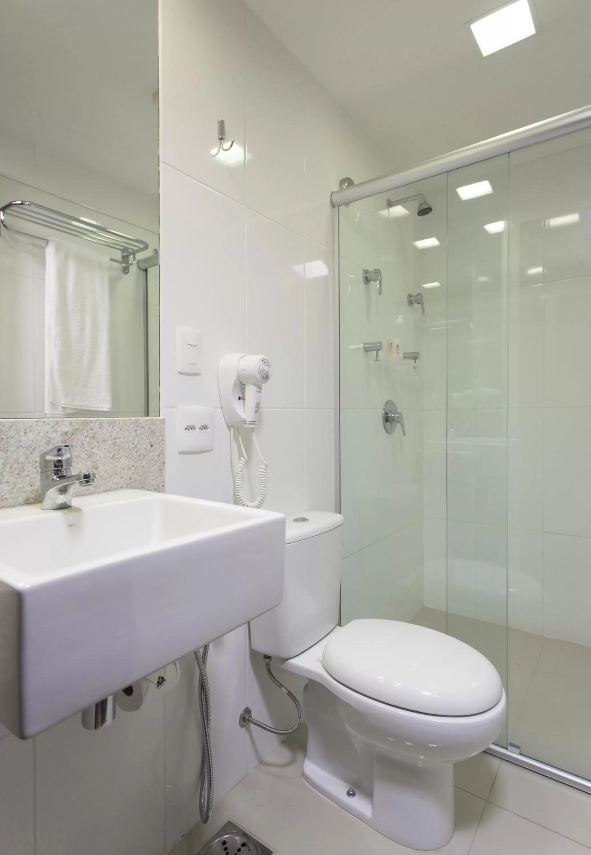 Bathroom in Royal Design Savassi Hotel