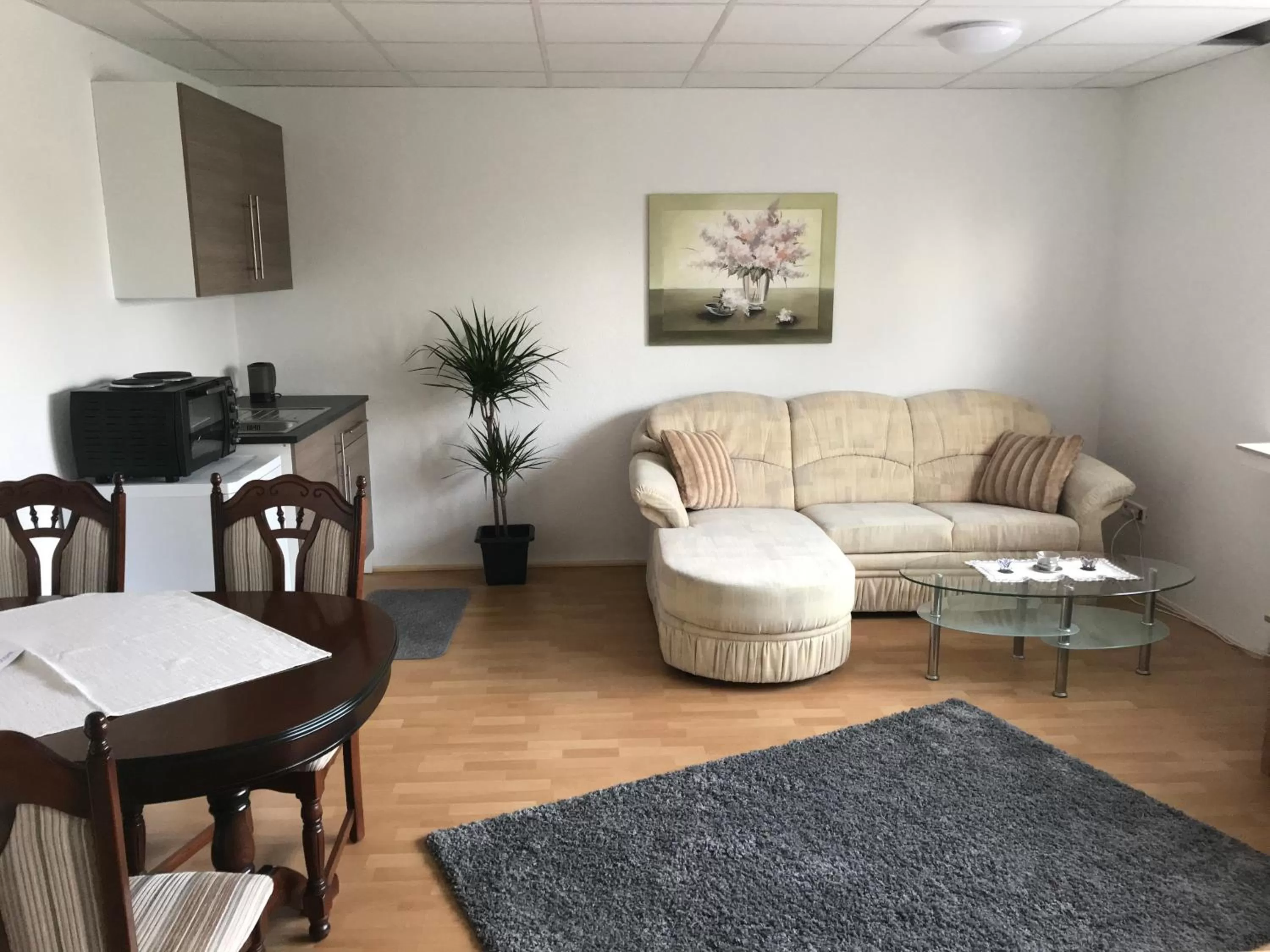 Photo of the whole room, Seating Area in Landgasthof Schänzer