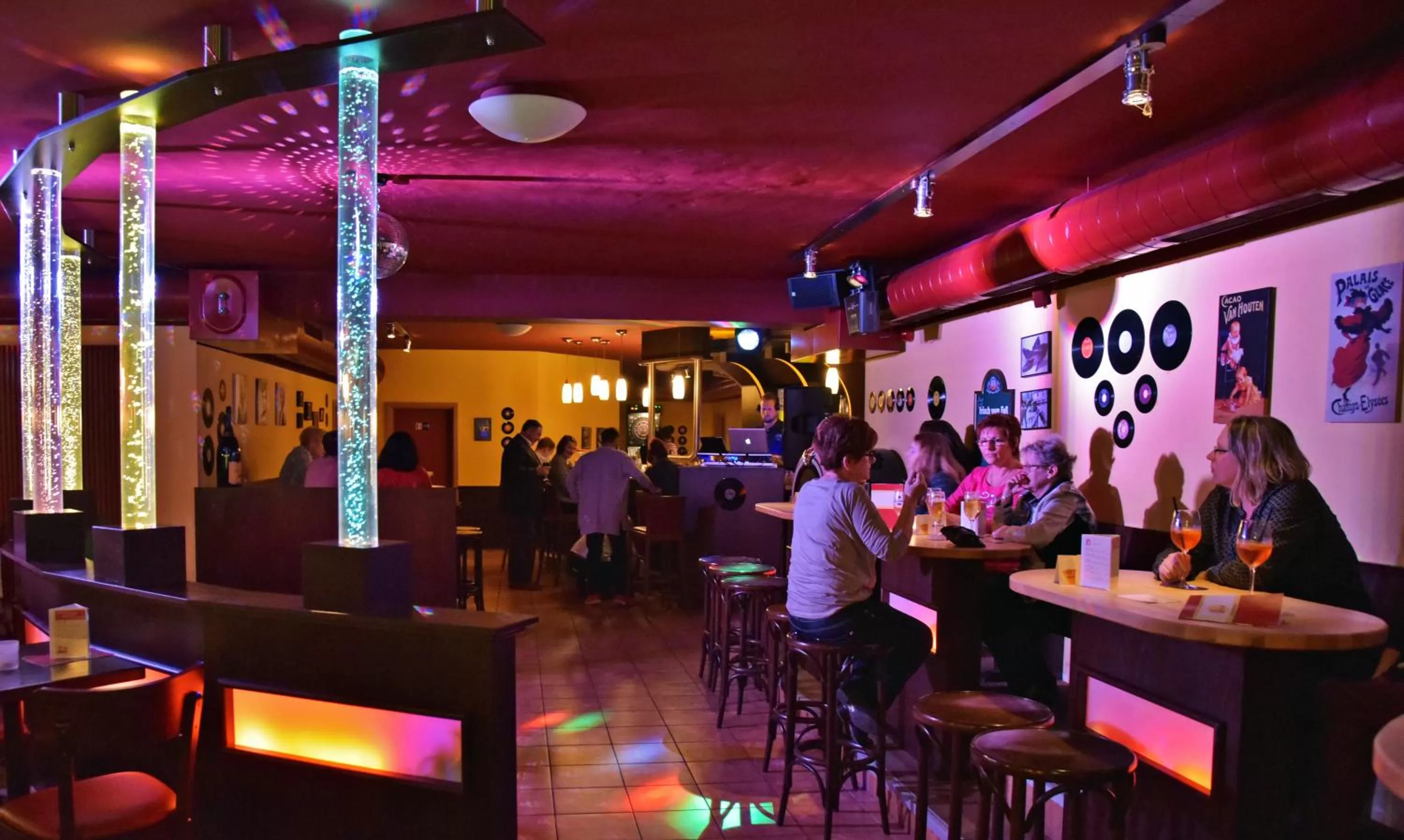 Lounge or bar in Waldhotel Tannenhäuschen