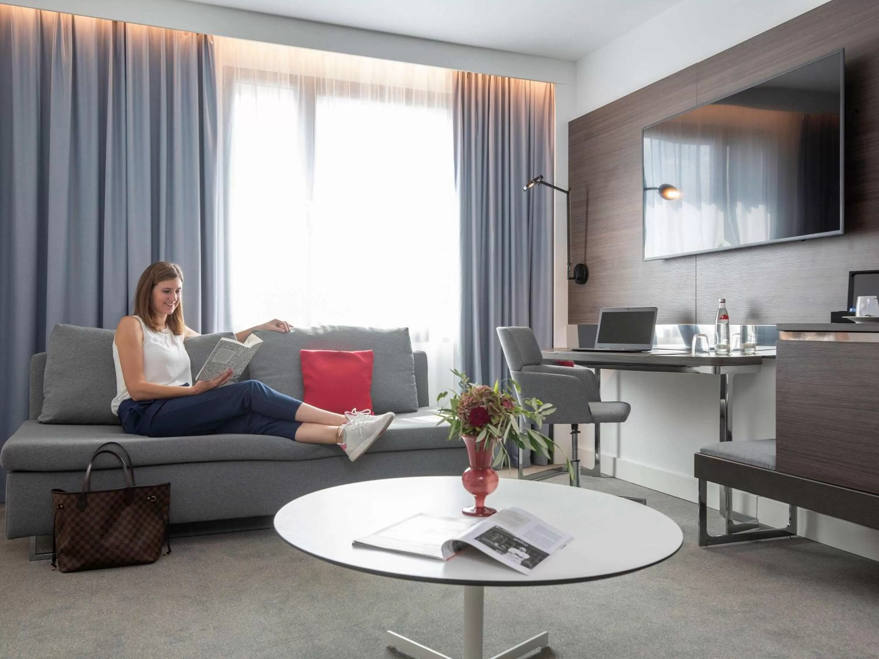 Photo of the whole room in Novotel Hamburg City Alster