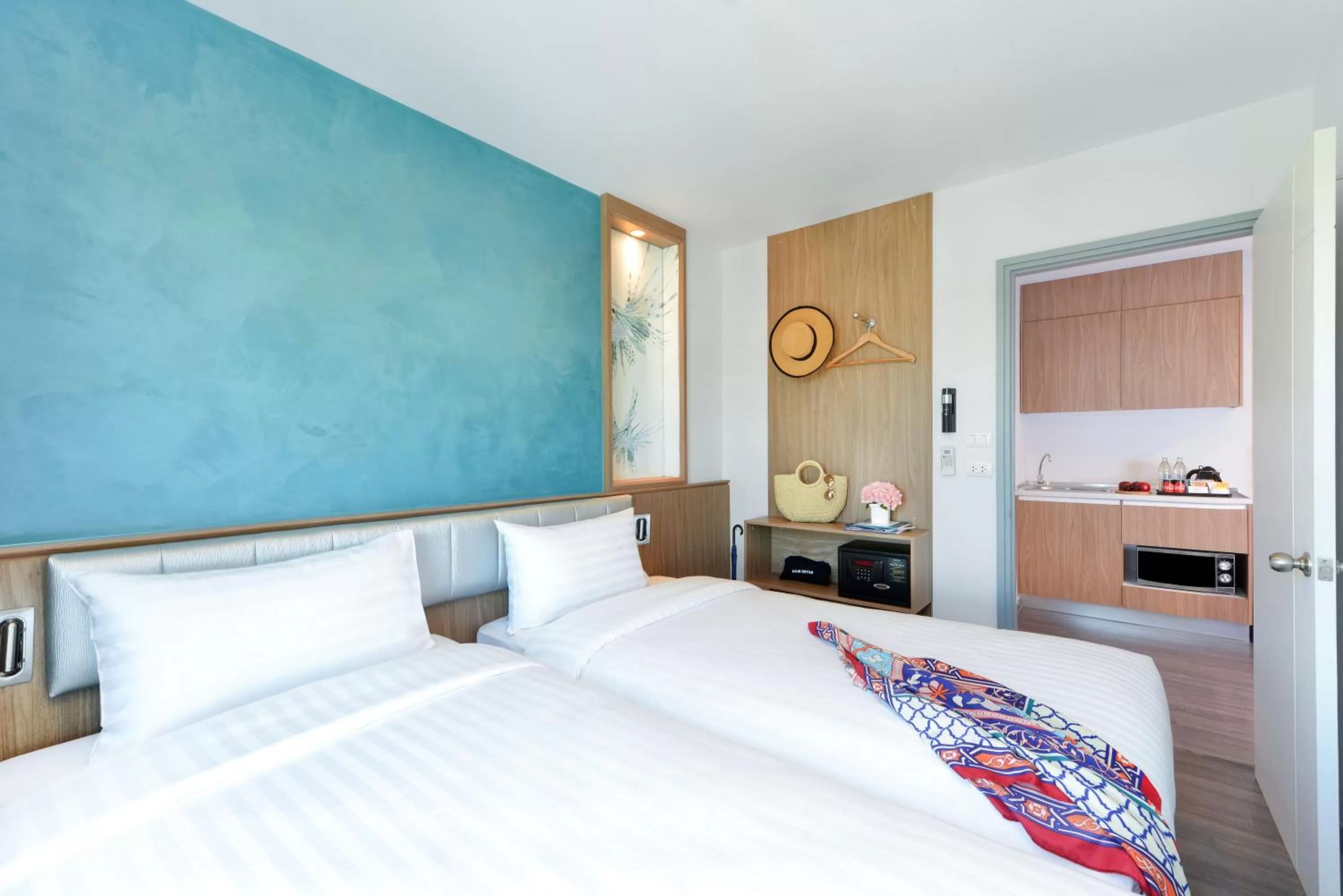 Bed in Centre Point Prime Hotel Pattaya