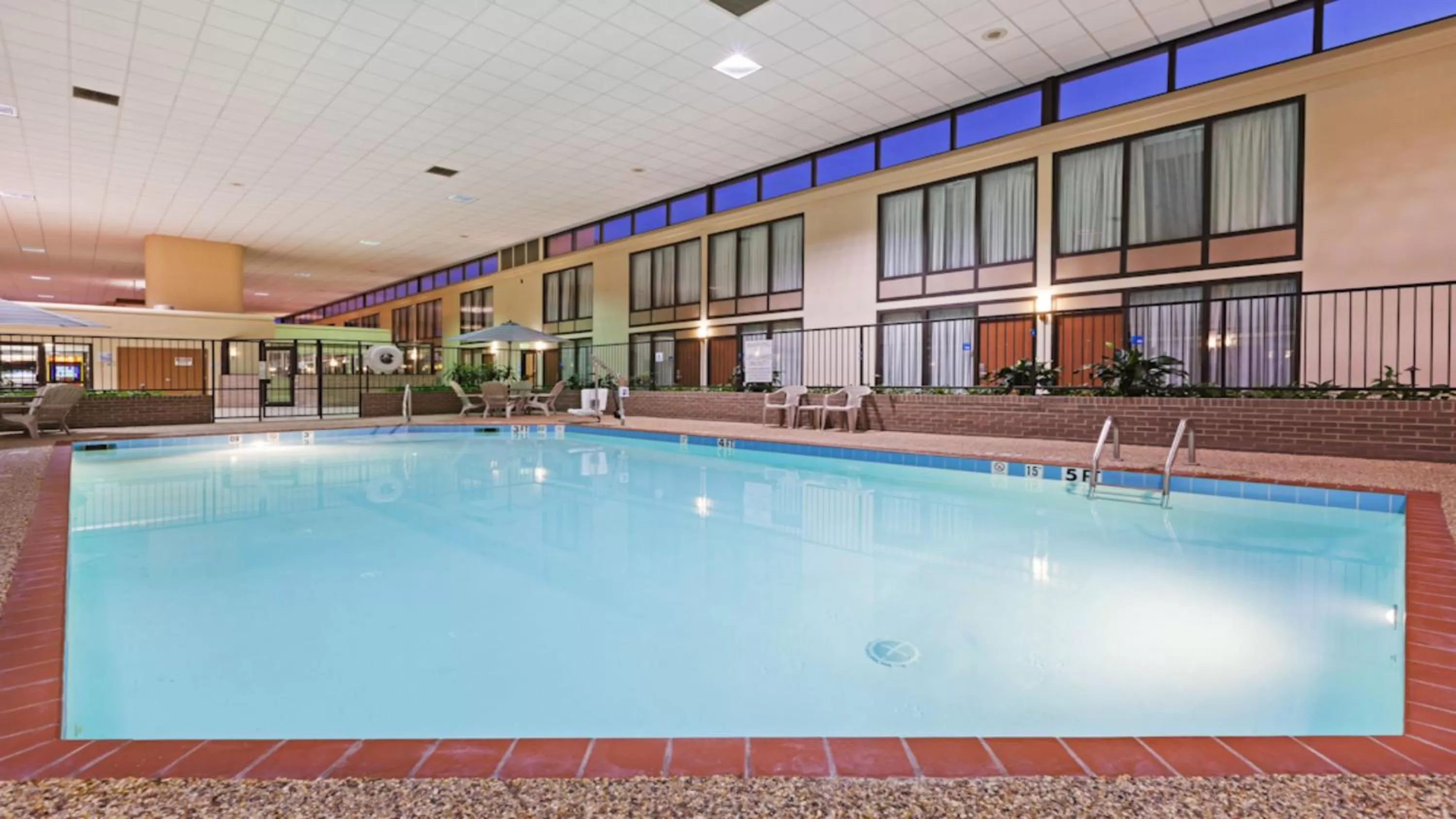 Swimming pool in Holiday Inn Express Little Rock-Airport by IHG