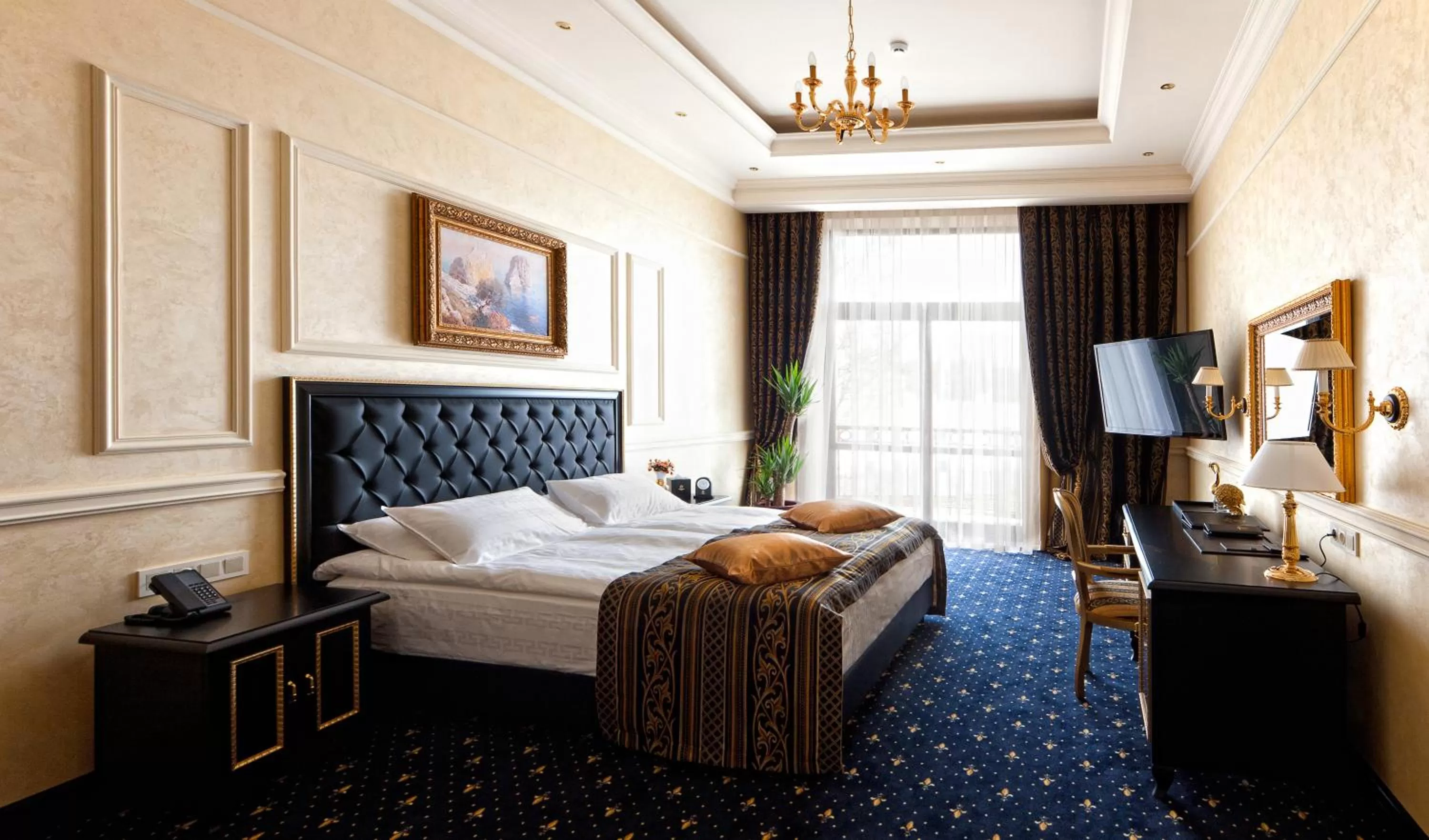 Photo of the whole room, Bed in Villa le Premier Maestro