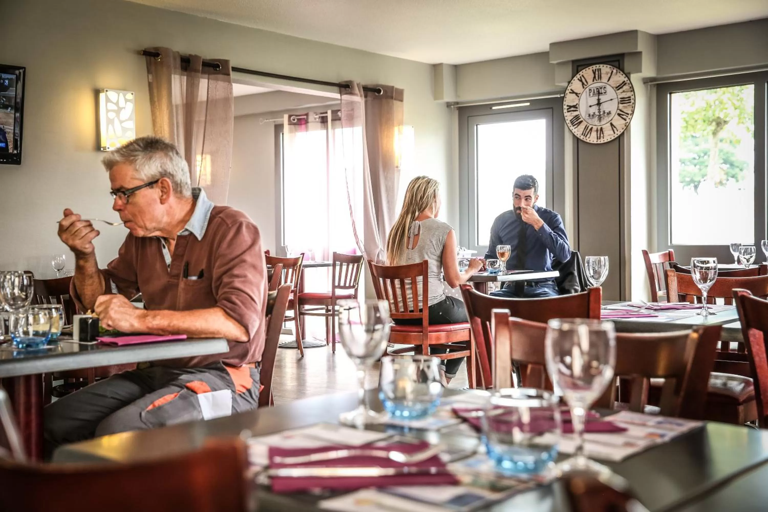 Restaurant/places to eat in Hôtel Inn Design Resto Novo Châteaubriant