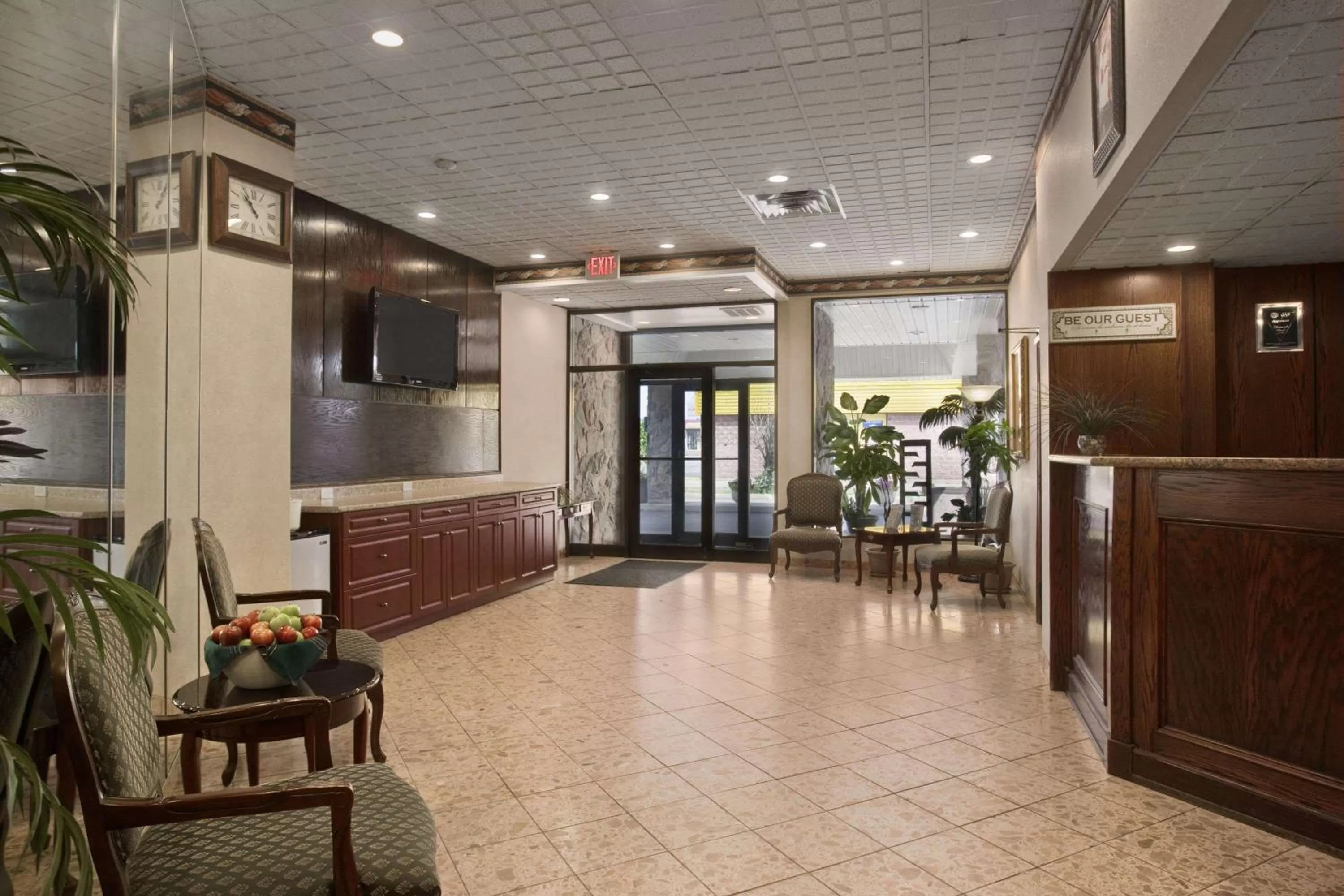 Lobby or reception in Travelodge by Wyndham Cambridge - Waterloo
