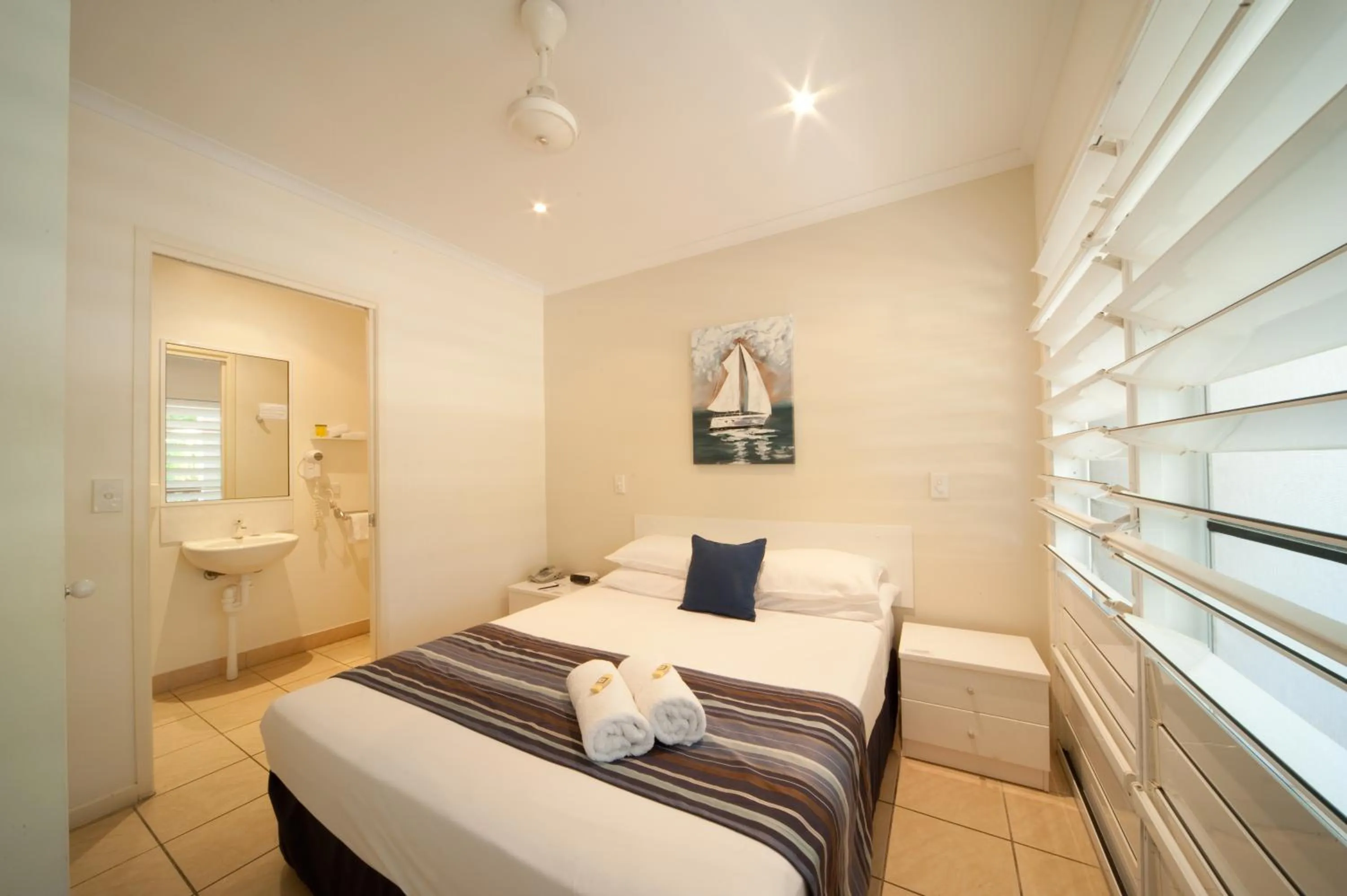 Bed in Mango House Resort