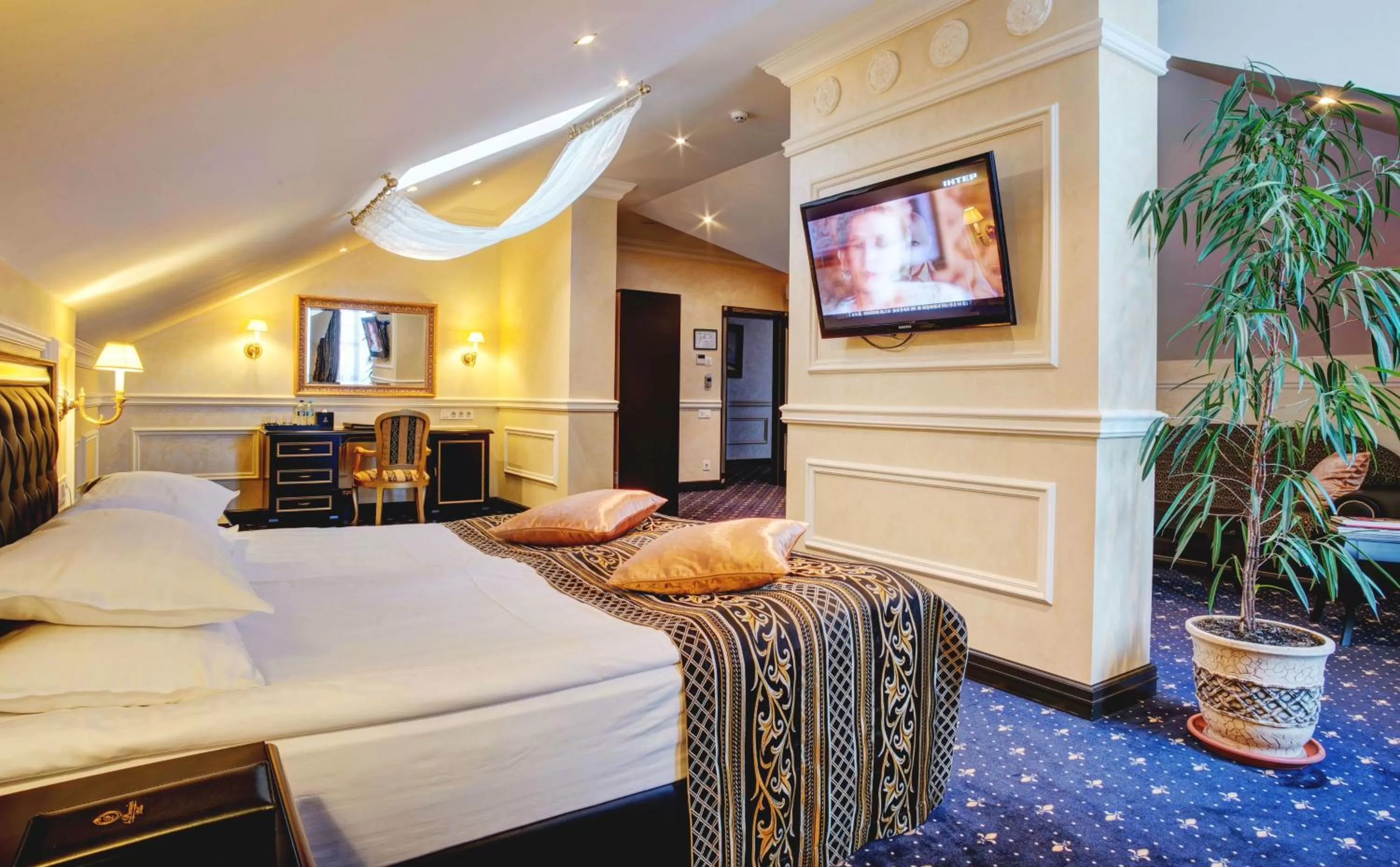 Decorative detail, Bed in Villa le Premier Maestro