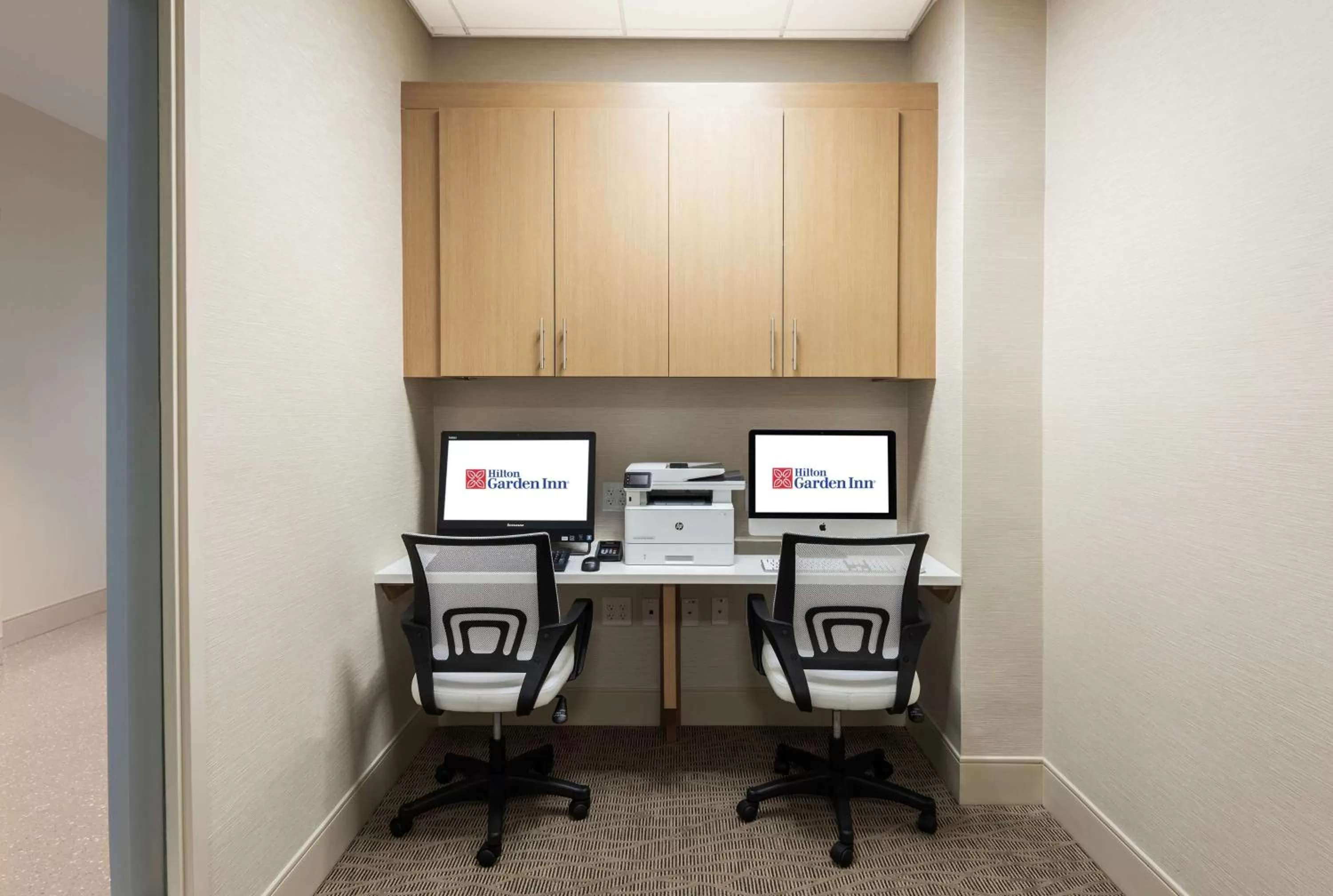 Business facilities in Hilton Garden Inn Miami Dolphin Mall