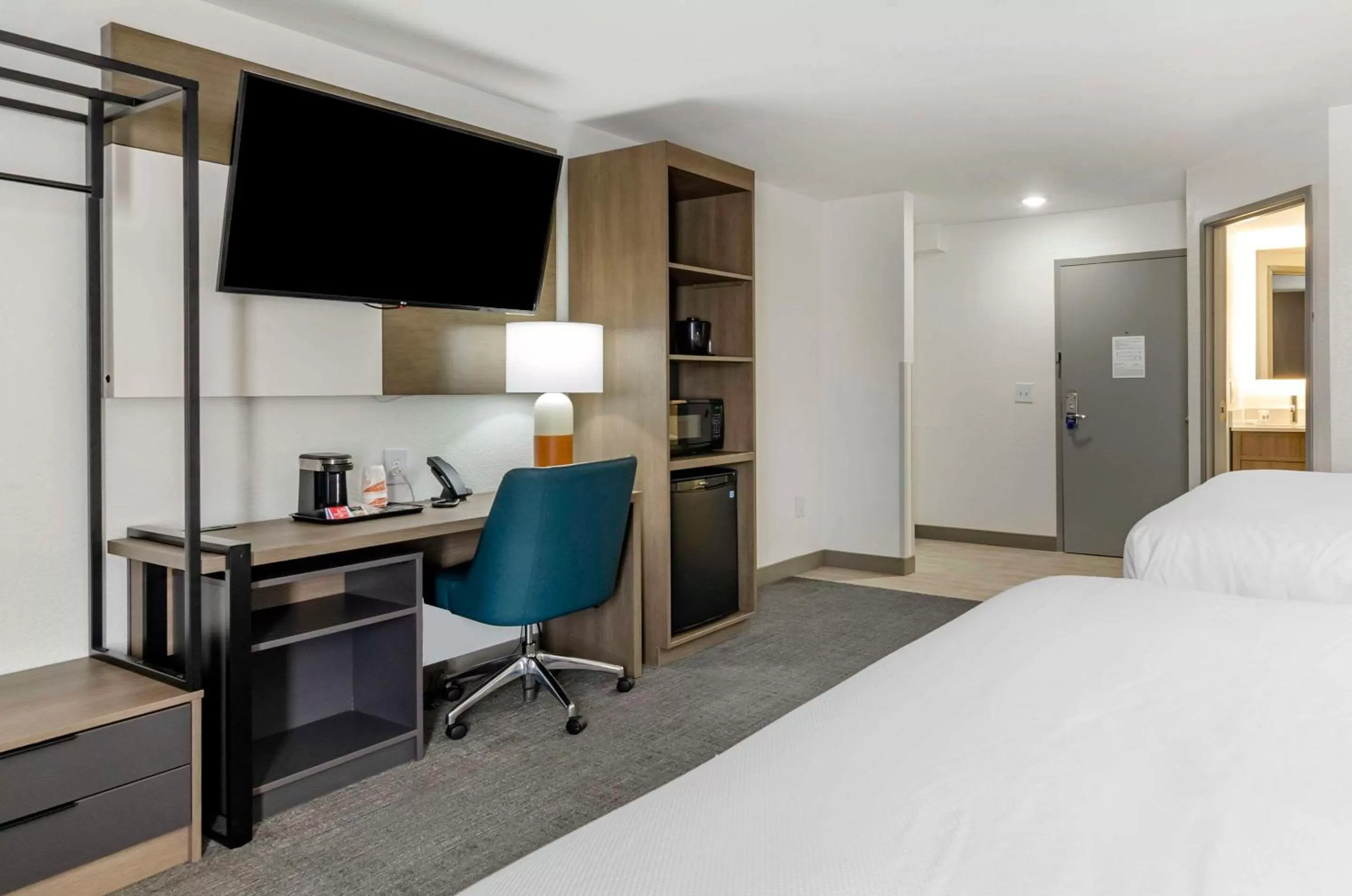 Bedroom, Bed in Comfort Inn Beckley