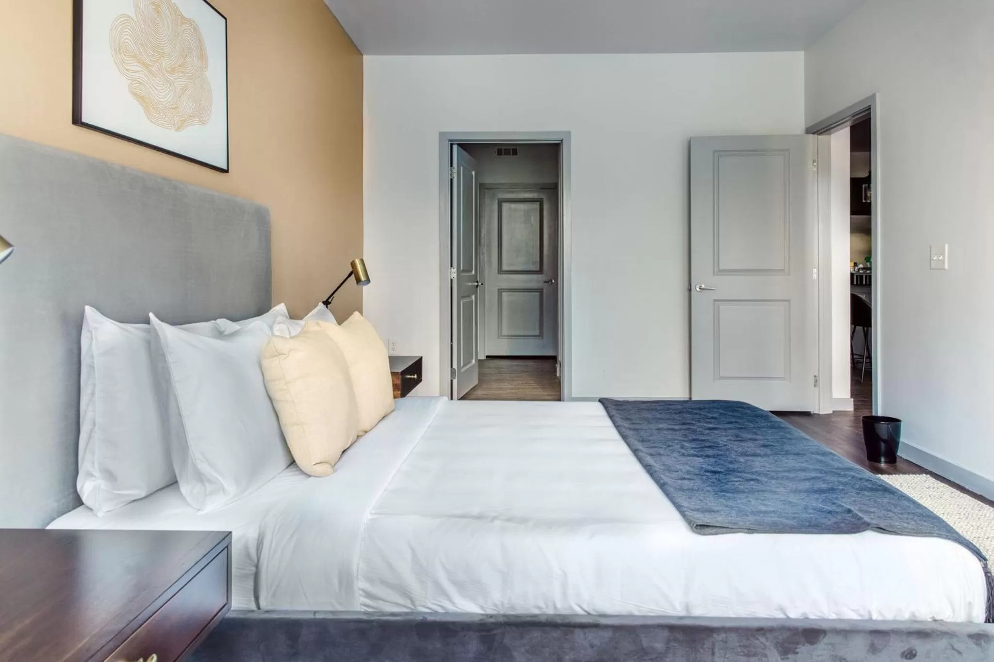 Bed in Placemakr Music Row - Vanderbilt