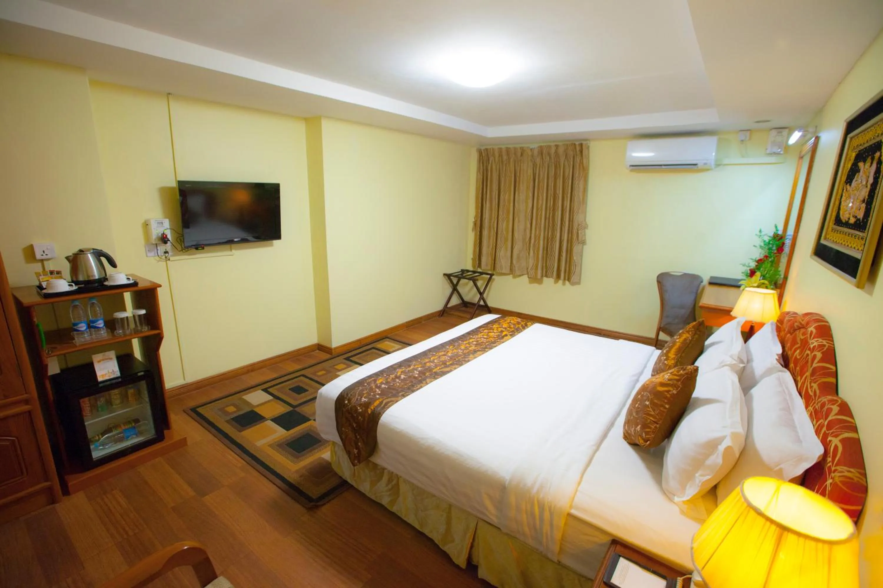 TV and multimedia in Grand Palace Hotel