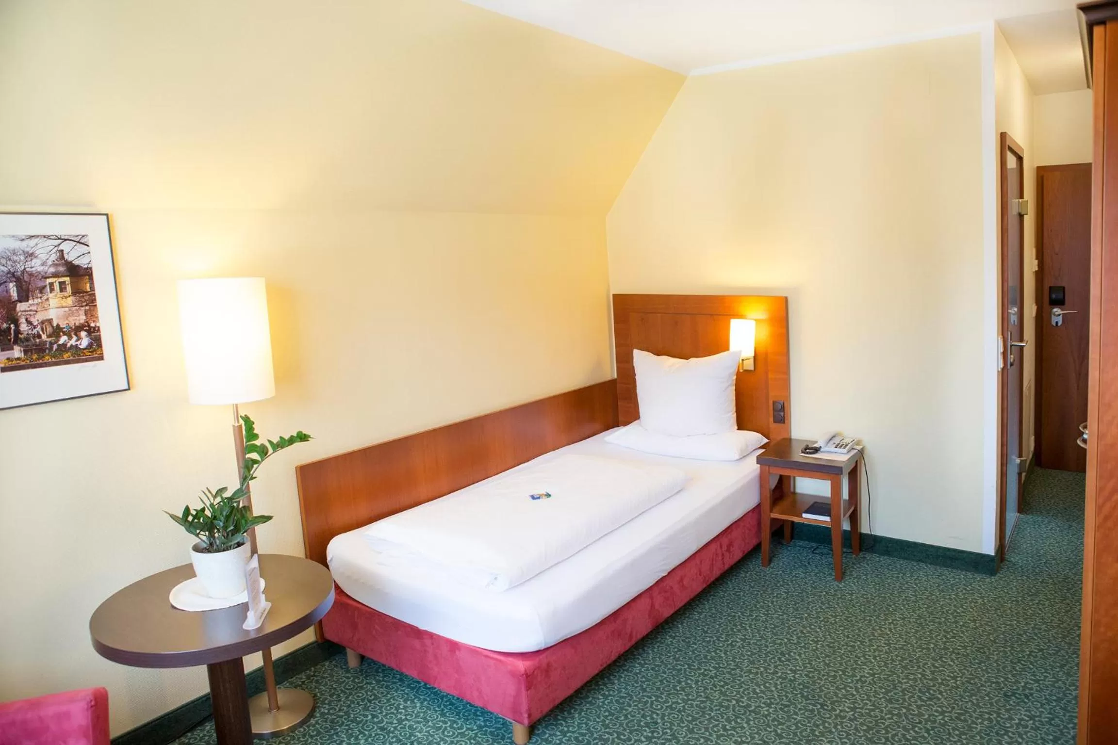 Photo of the whole room, Bed in Hotel Weisses Lamm