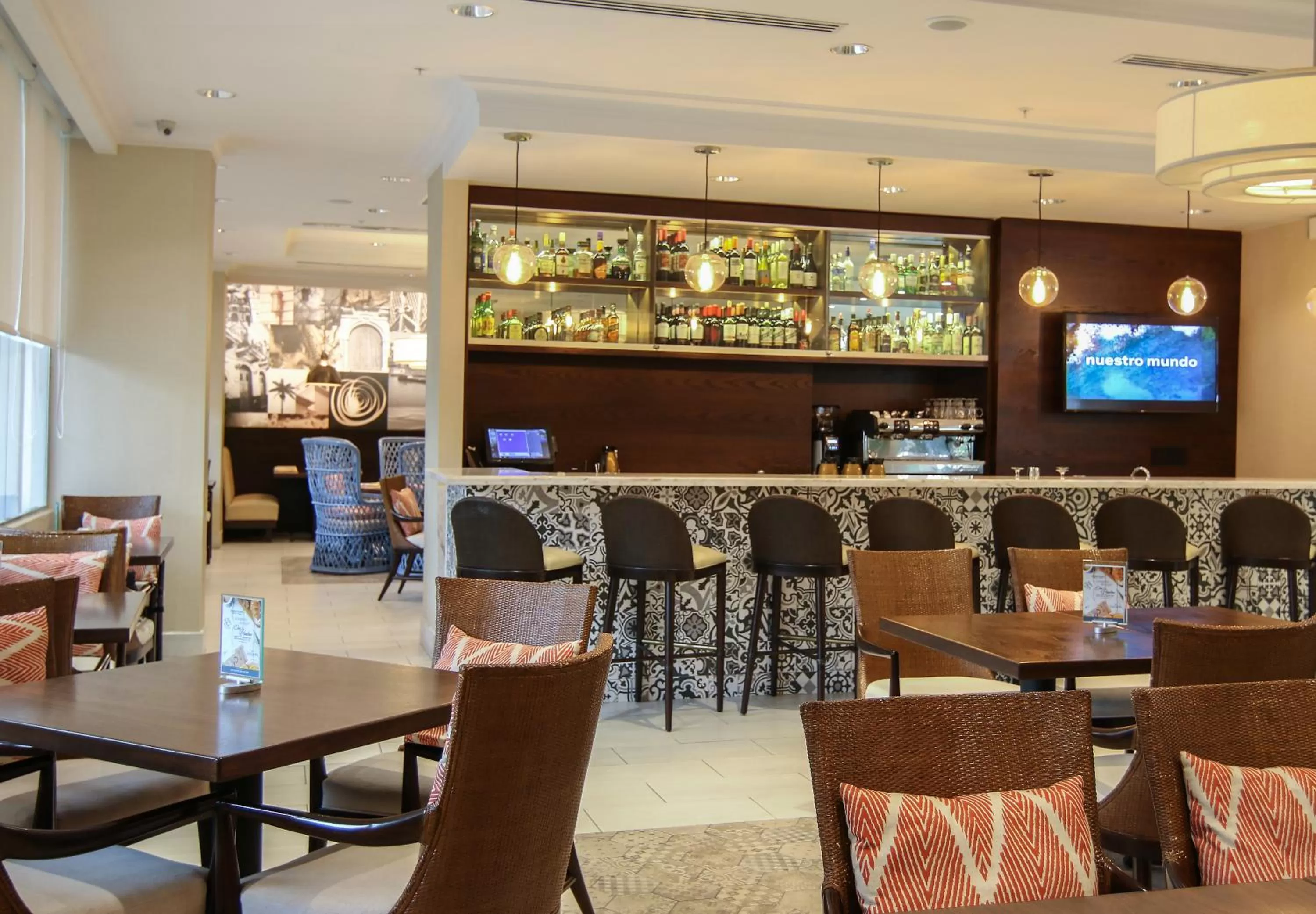 Lounge or bar in The Executive Hotel