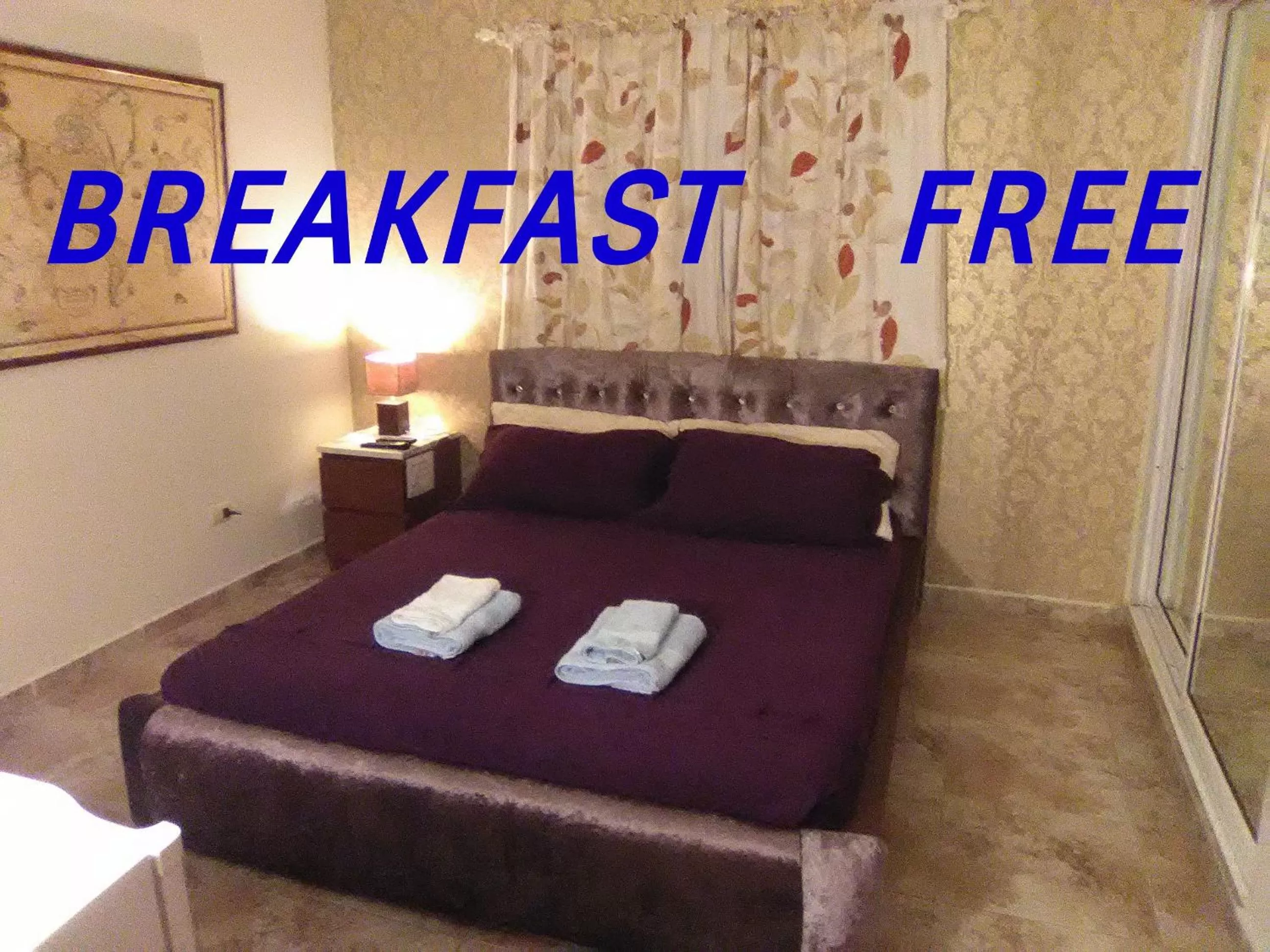 Large Double Room in Nely y Pietro share apartment