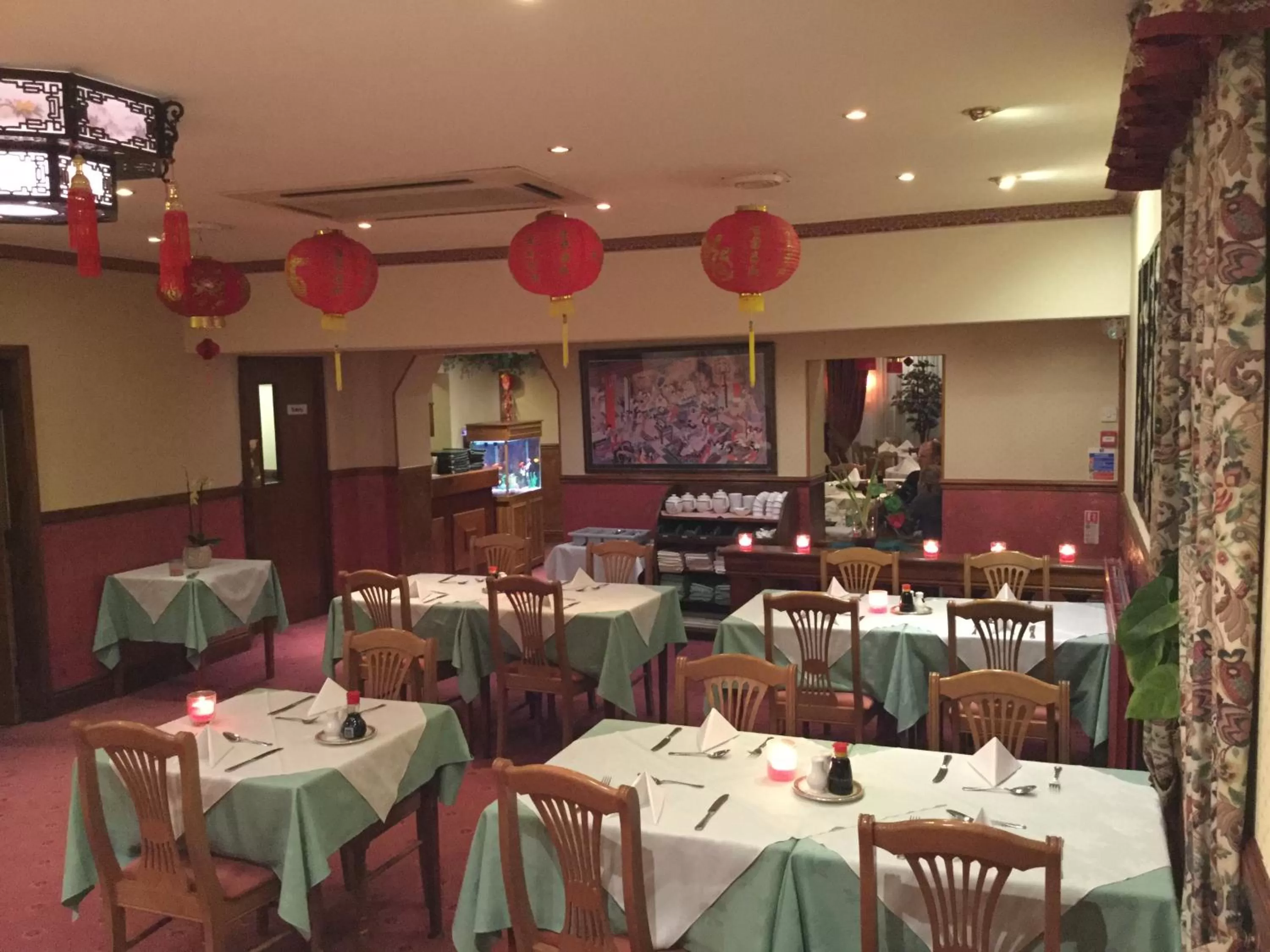 Restaurant/places to eat in Garden Hotel