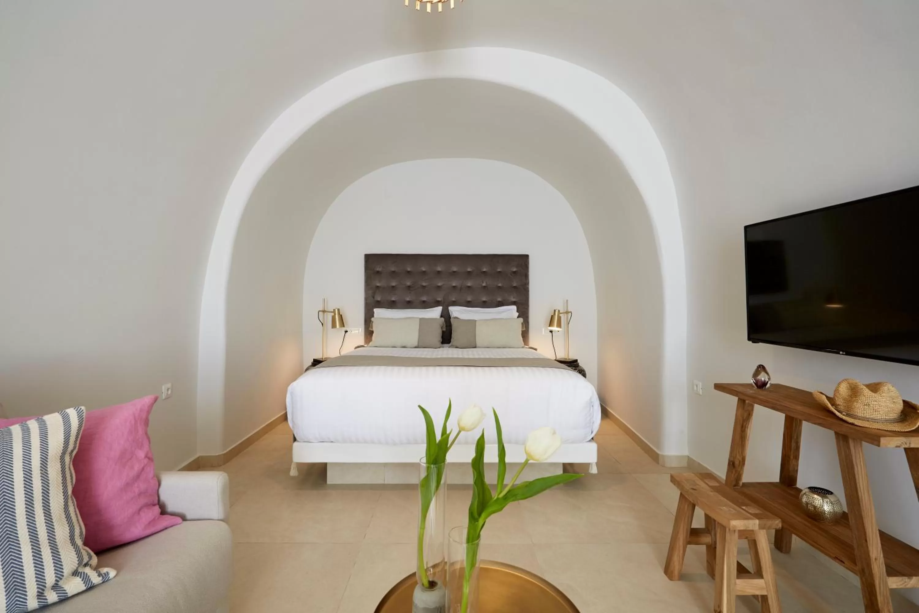 Time of day, Bed in Volcano View by Caldera Collection