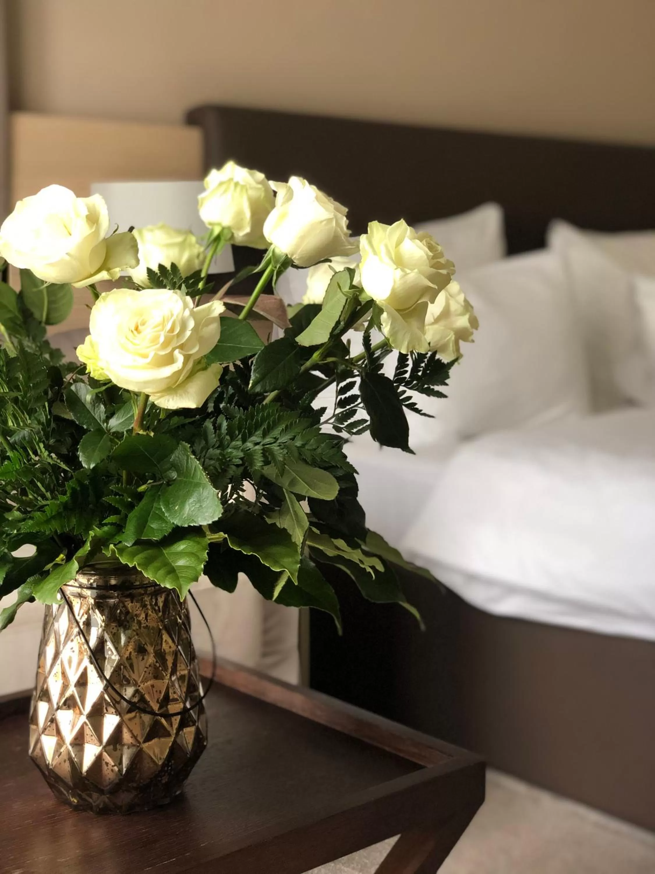 Spring, Bed in Hotel Villa Gracia