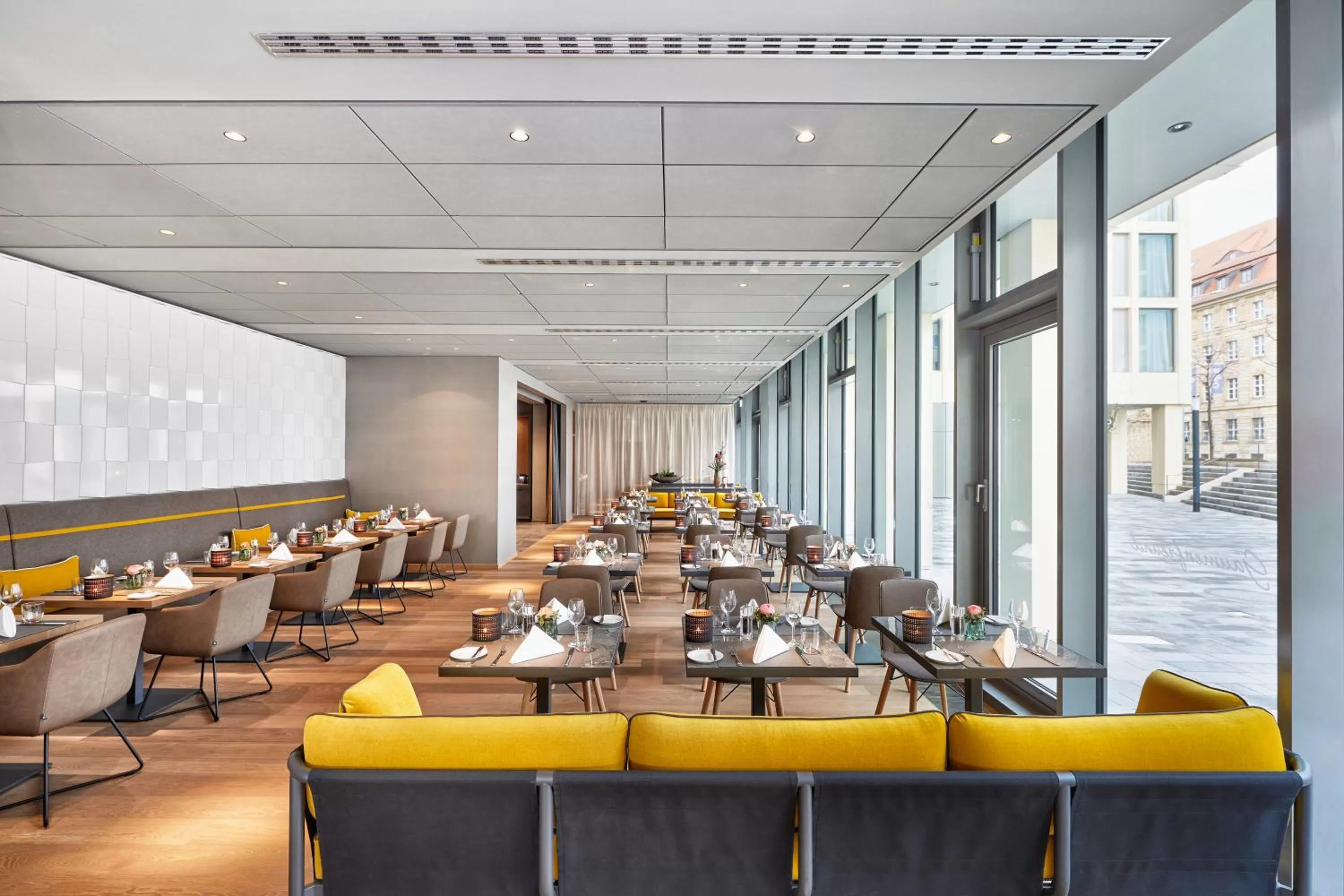 Restaurant/places to eat in HYPERION Hotel Leipzig