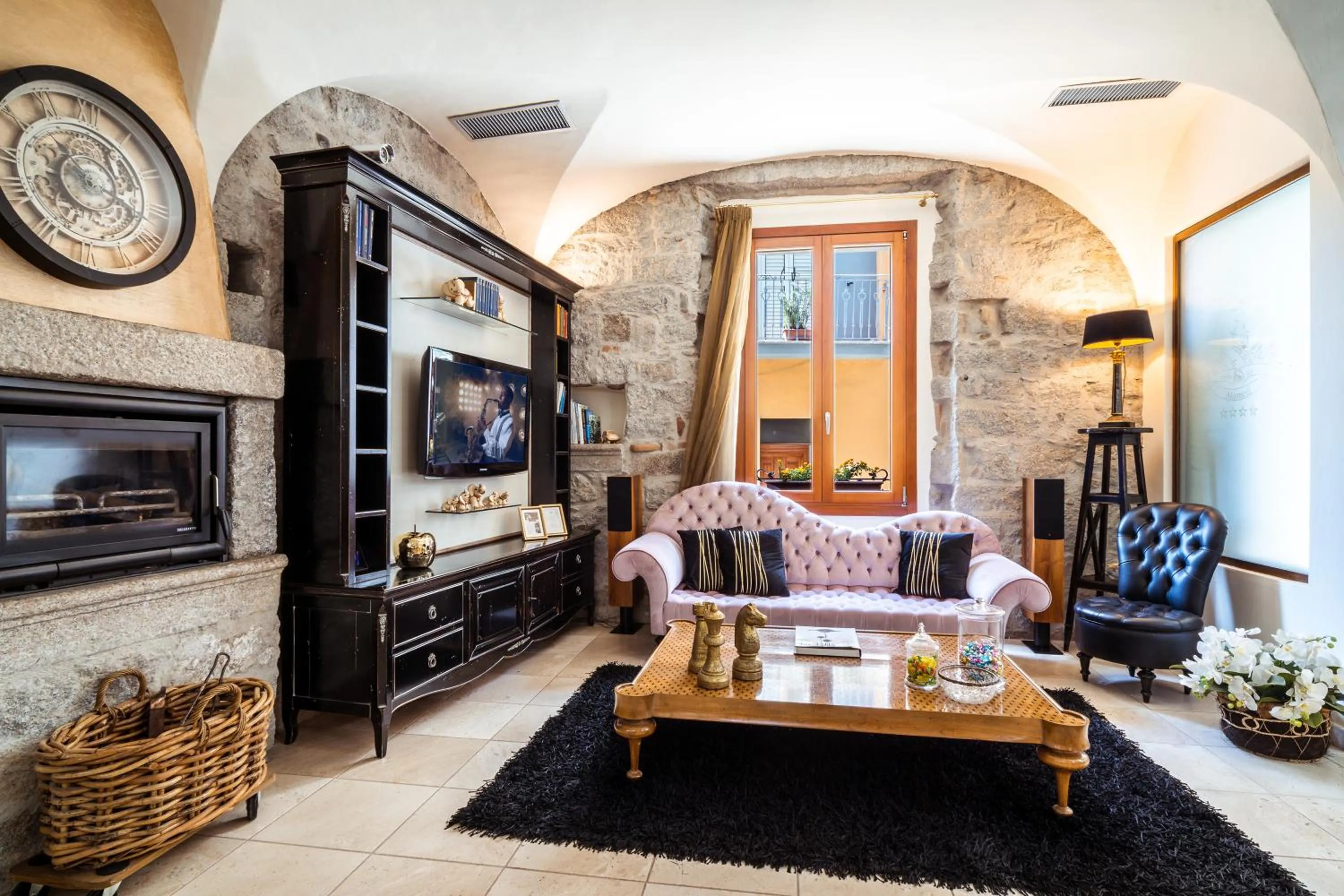 Lobby or reception in La Locanda Del Conte Mameli - Boutique Hotel & Suite SPA