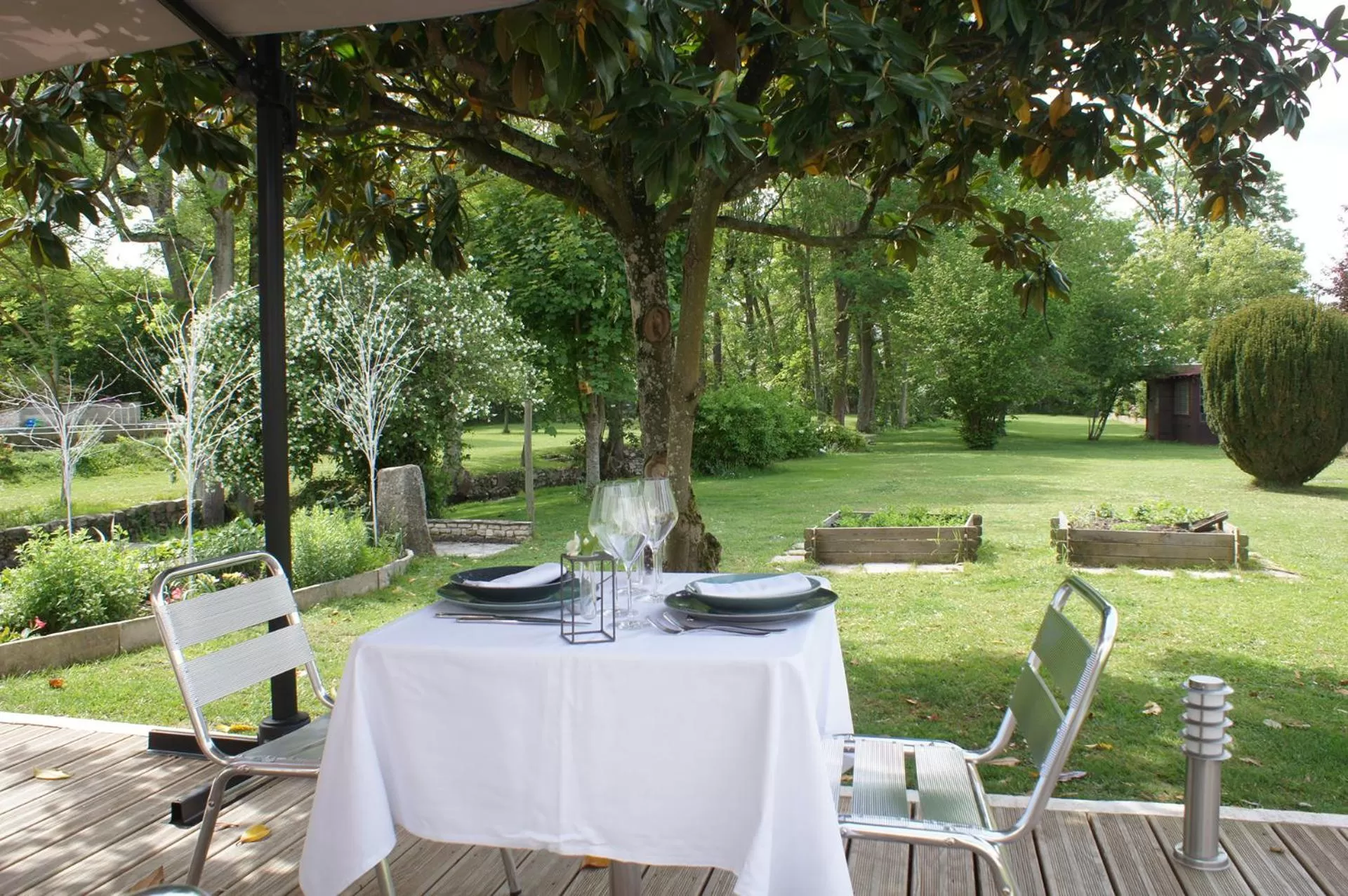 Patio in Le Moulin 1826