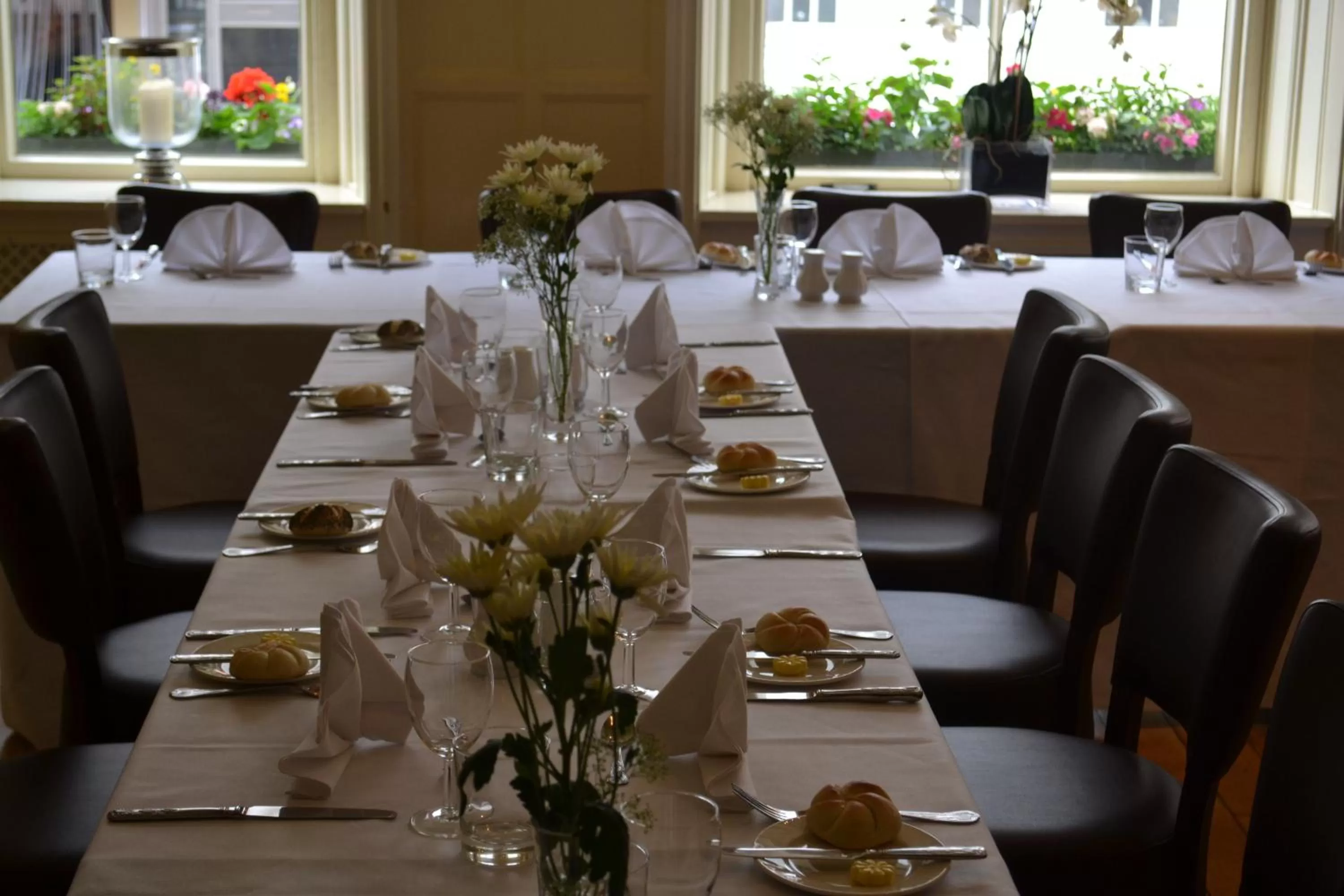 Restaurant/places to eat in Swan Revived Hotel