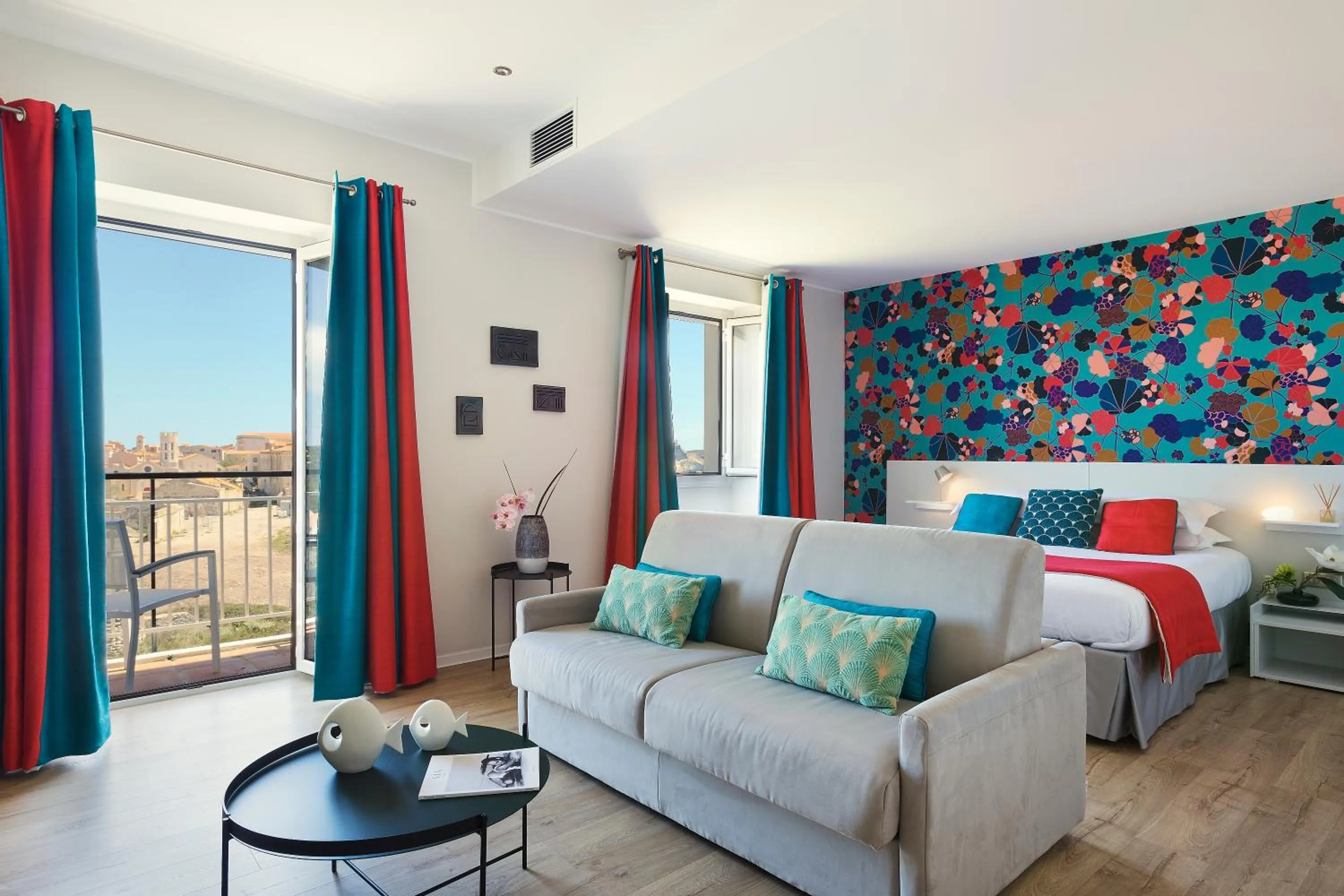 Photo of the whole room, Bed in Santateresa