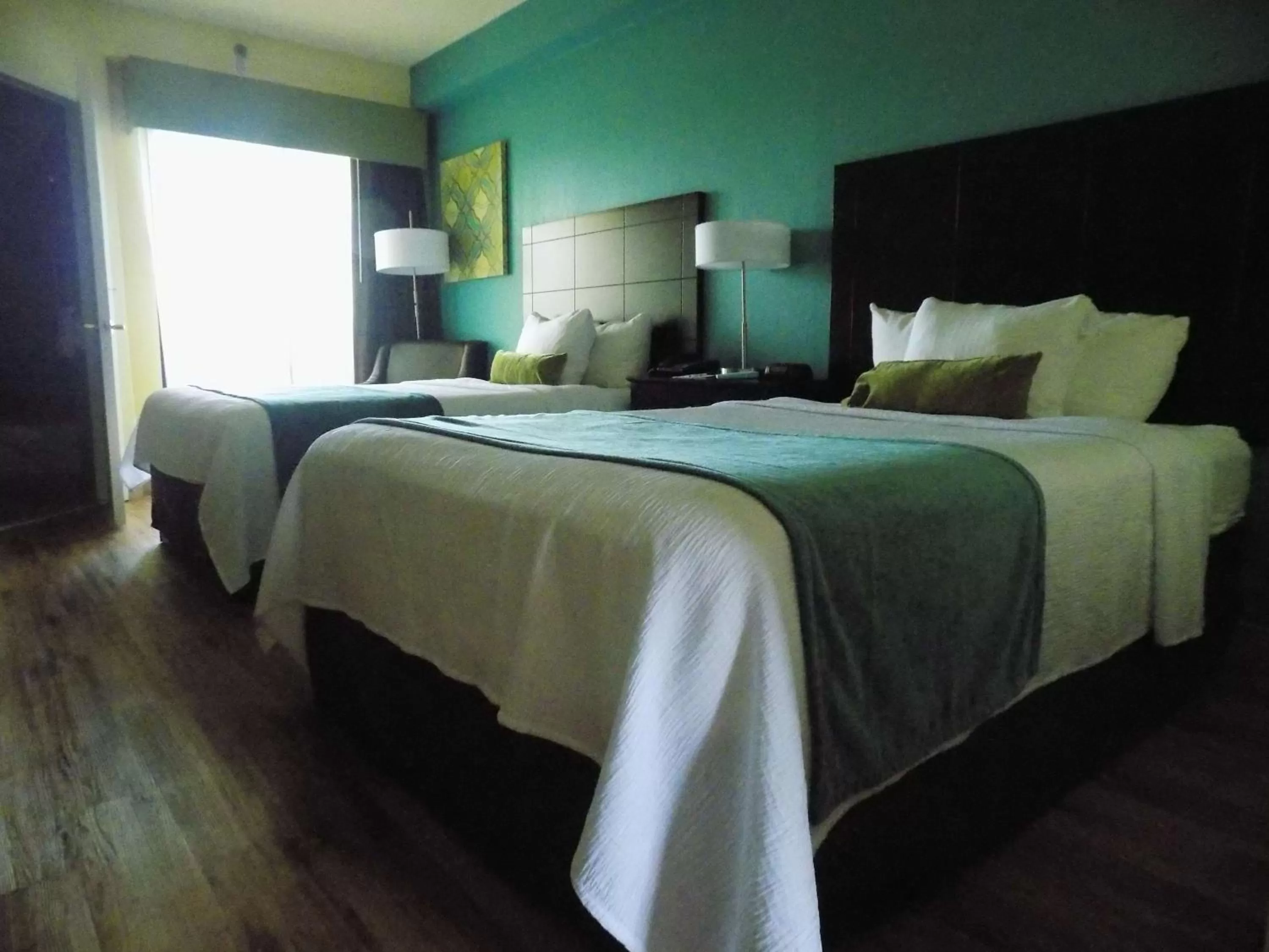 Photo of the whole room, Bed in Best Western Plus Deerfield Beach Hotel & Suites