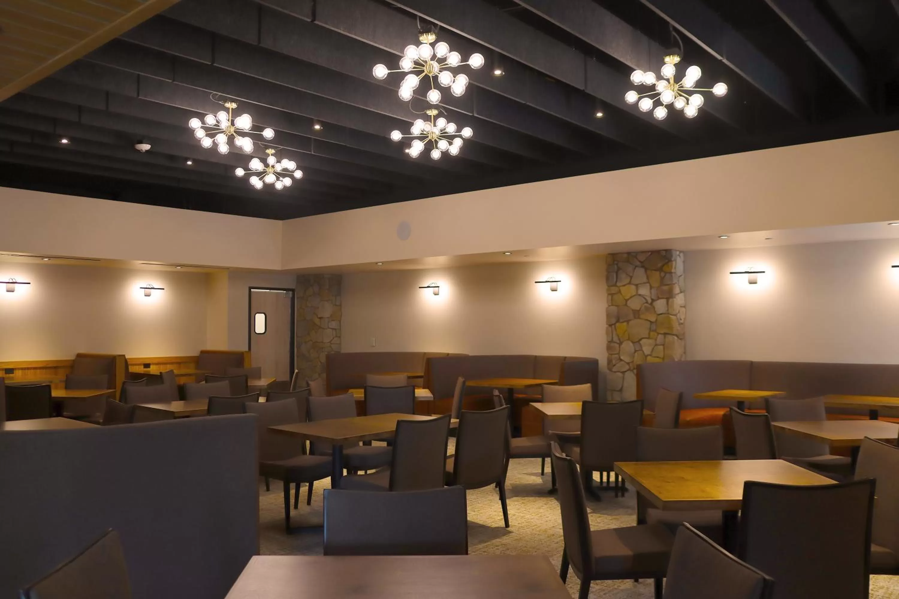 Restaurant/places to eat in J Resort