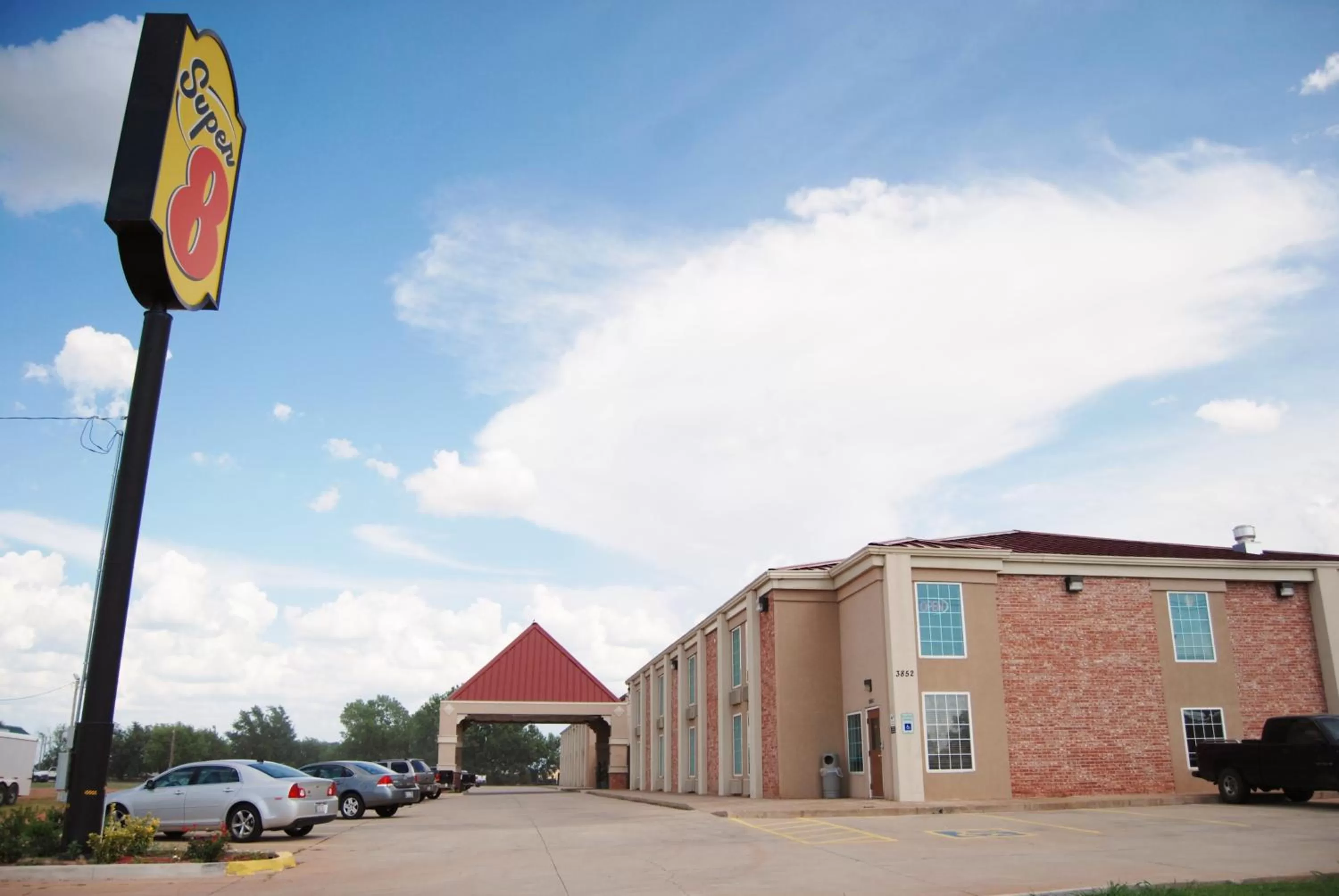 Facade/entrance in Super 8 by Wyndham Oklahoma City