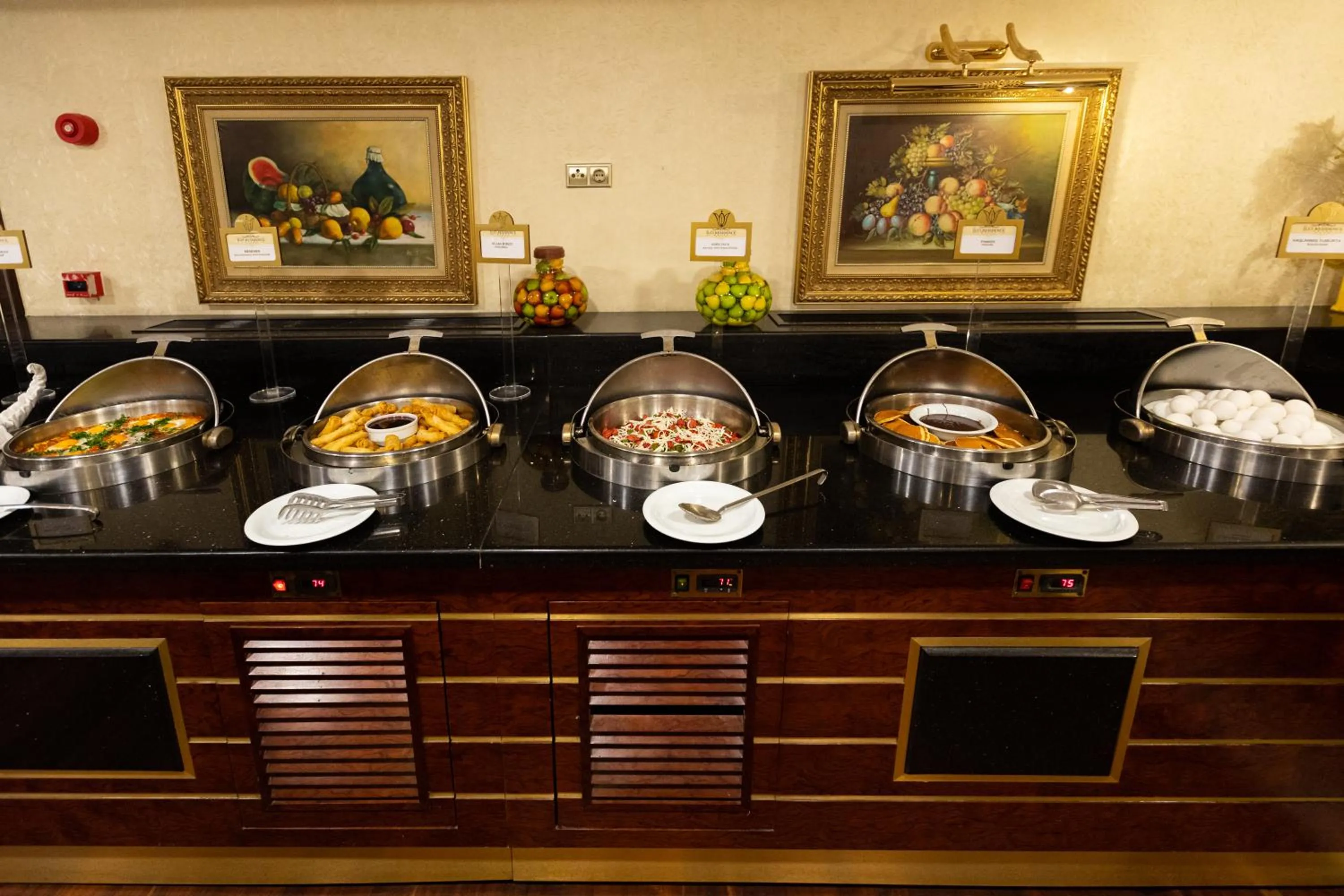 Restaurant/places to eat in Ilci Residence Hotel