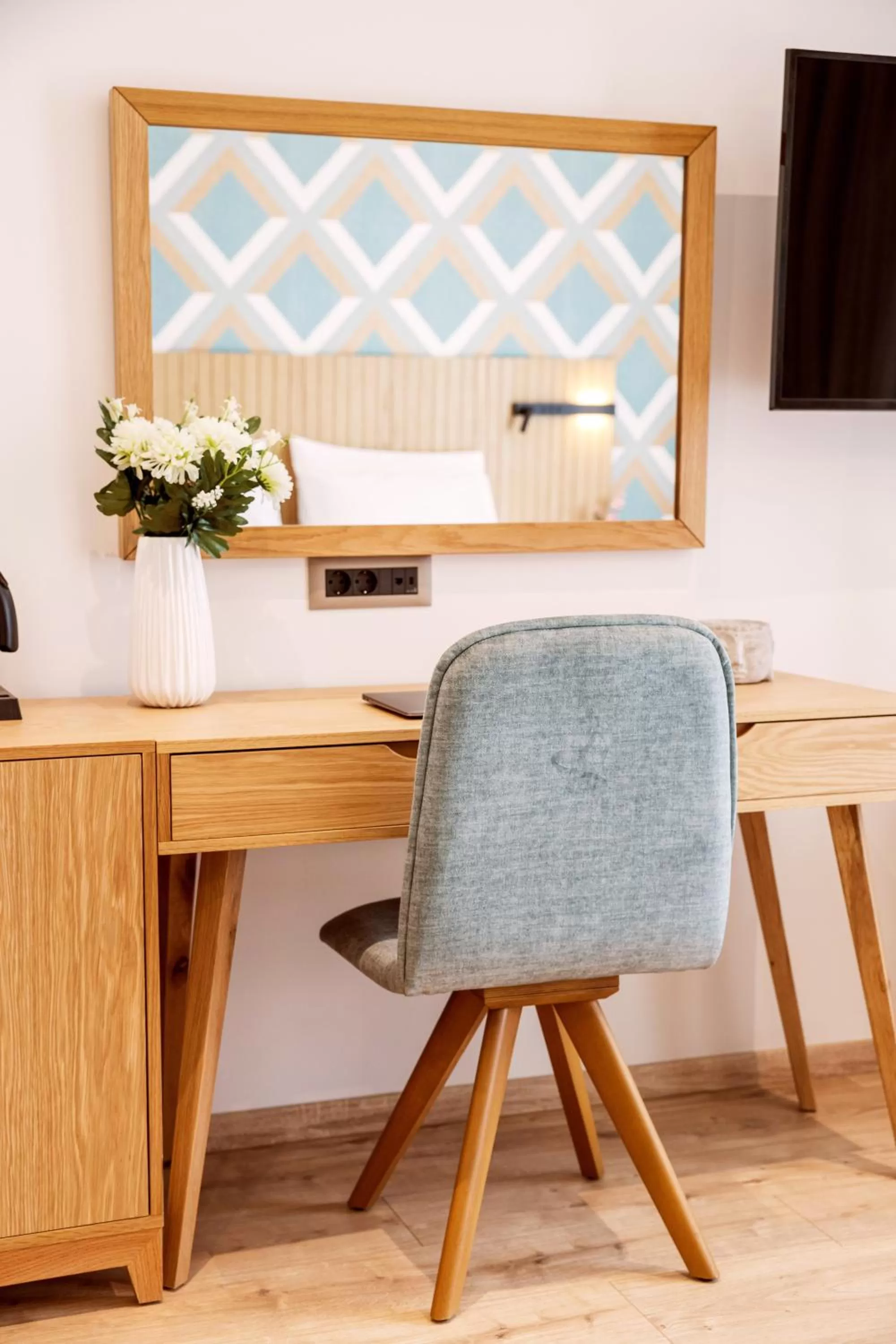 TV and multimedia in DAYS City Suites Athens