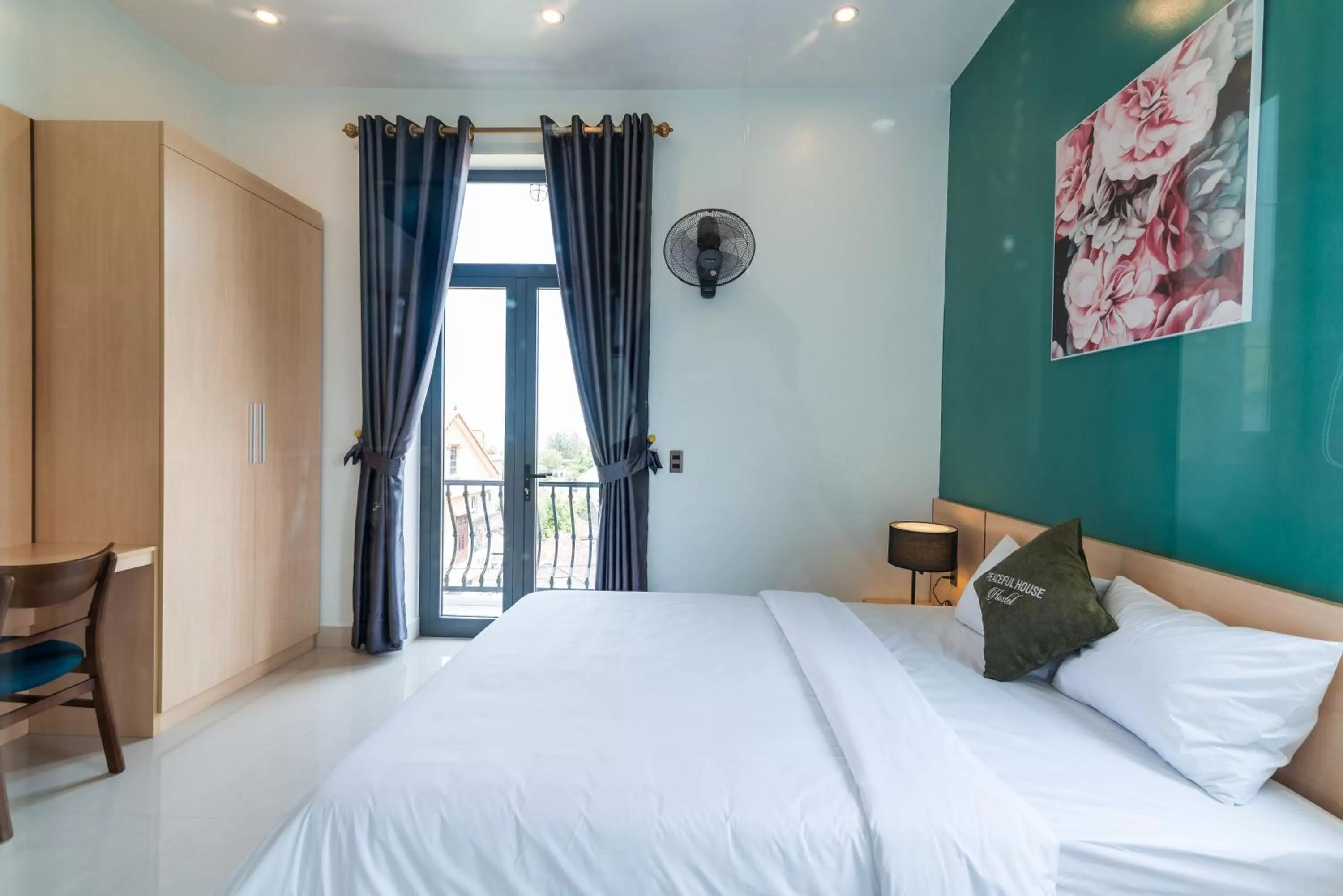 Bed in Peaceful House Hostel