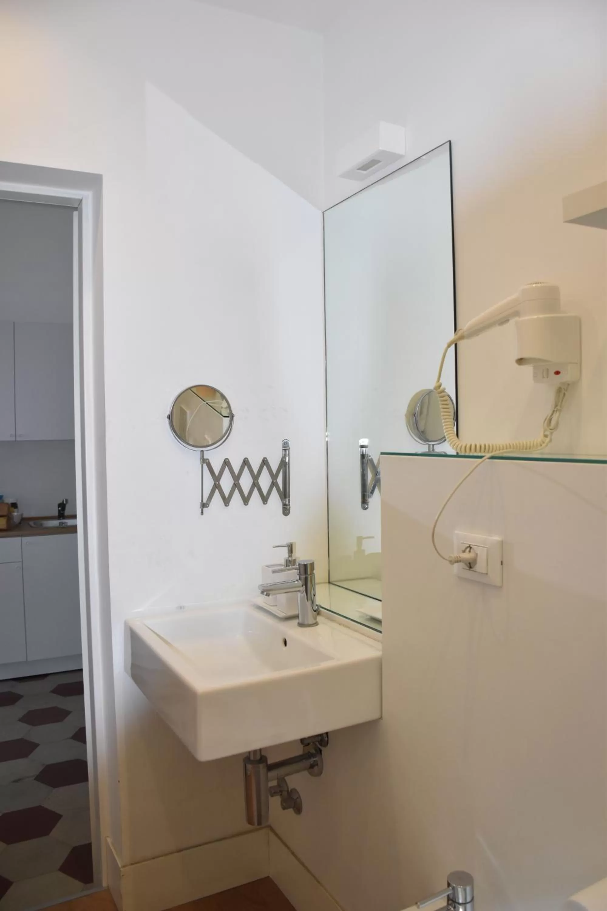 Bathroom in Rhegion B&B