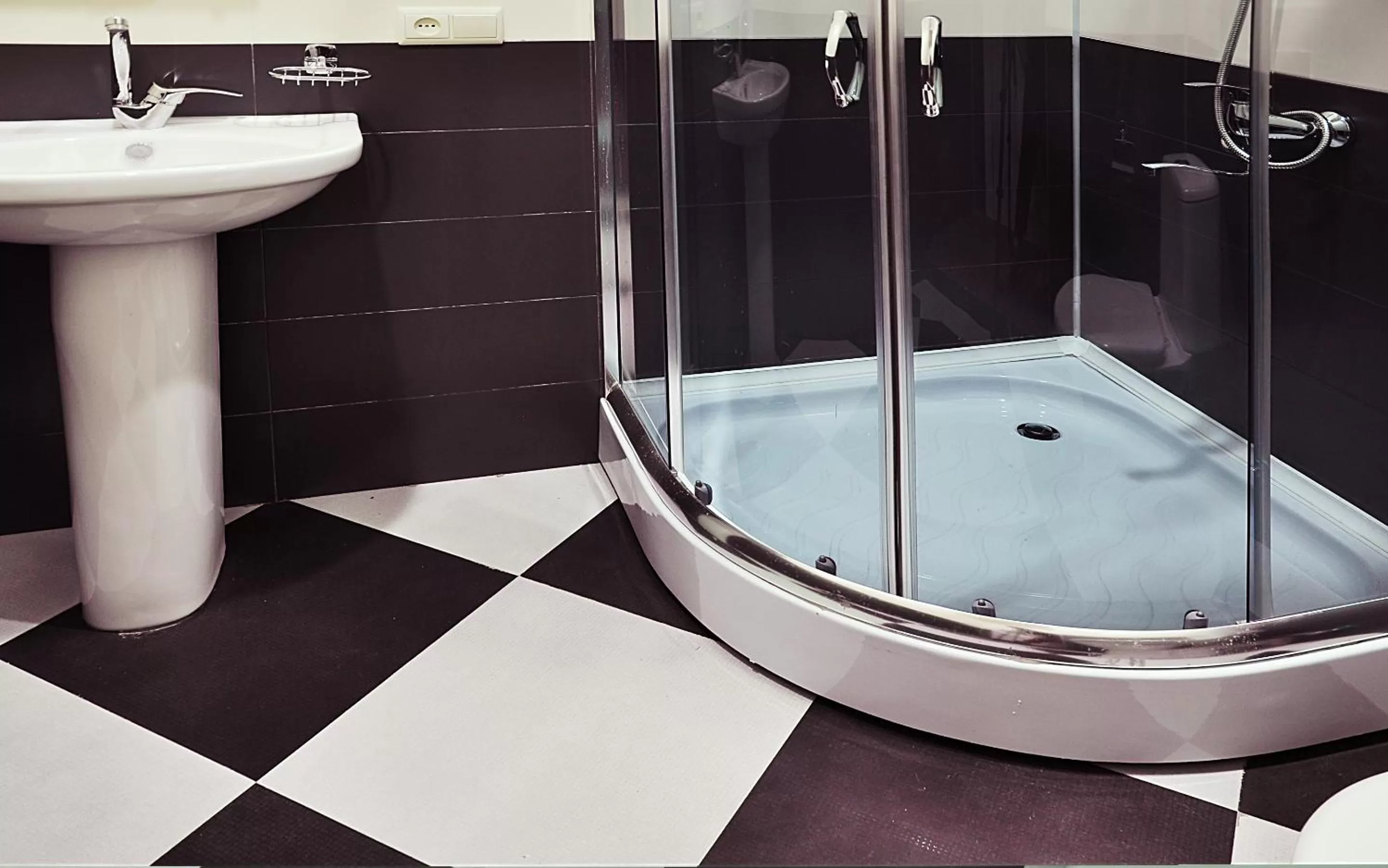 Shower in Light House Old City