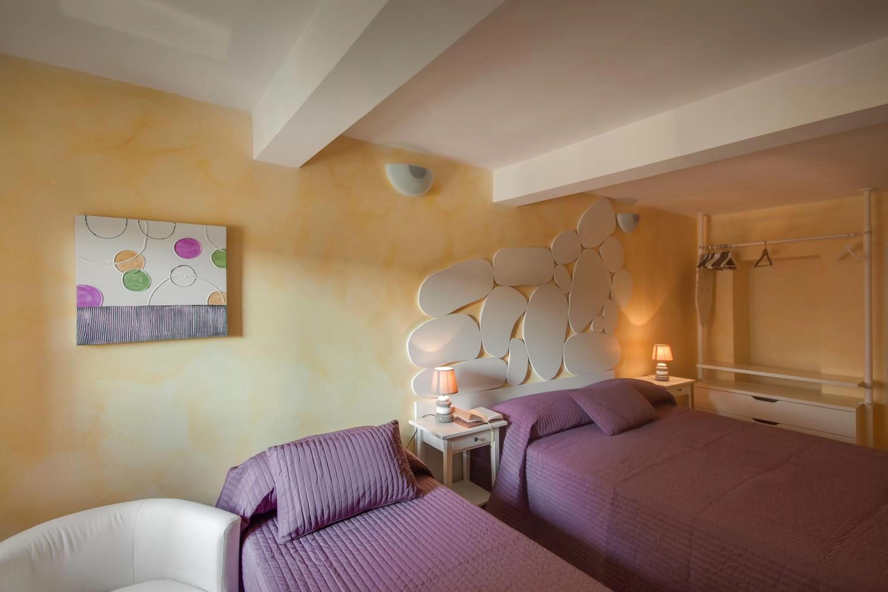 Photo of the whole room, Bed in Rome Kings Suite