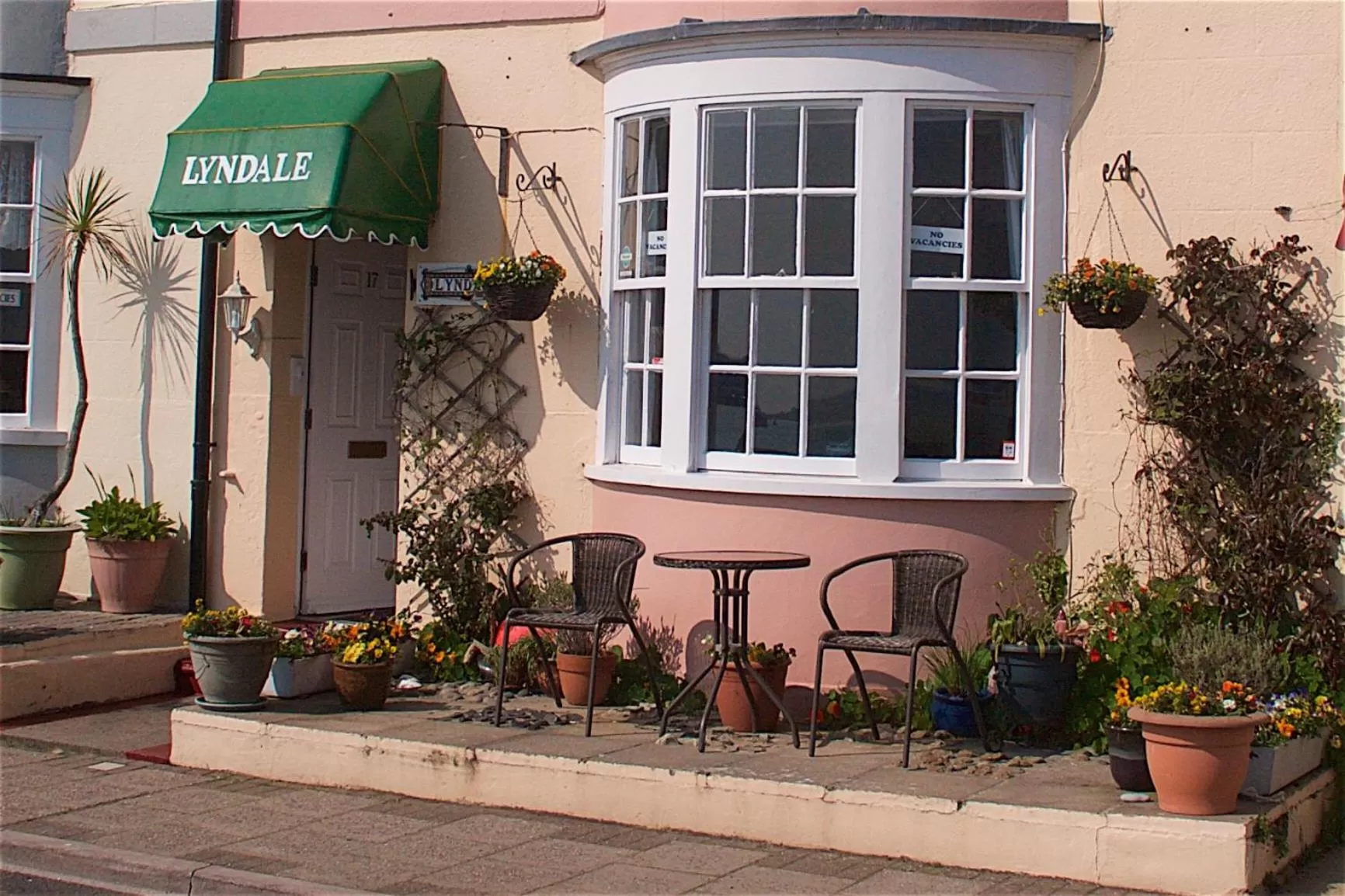 Facade/entrance in Lyndale Guest House