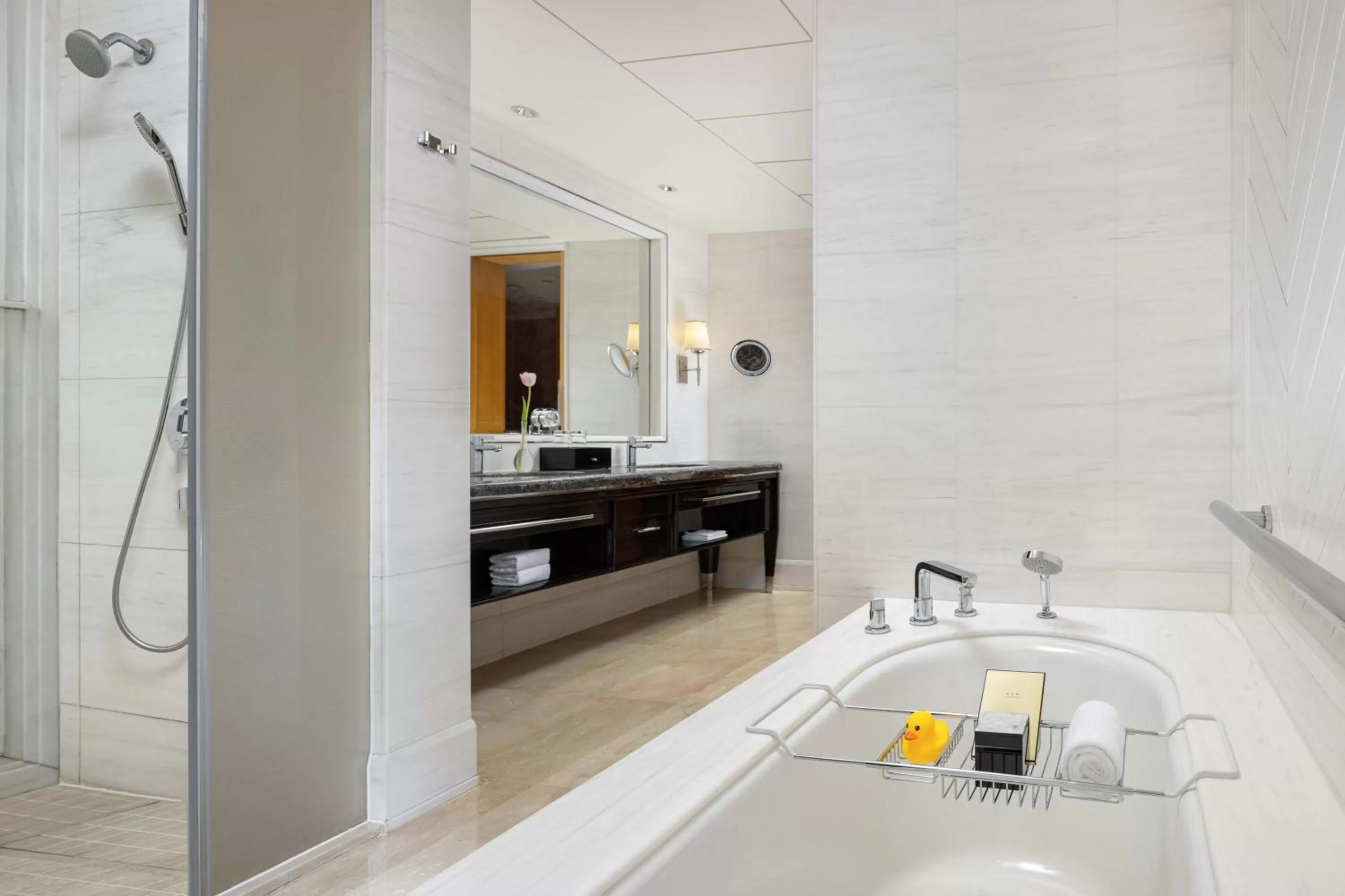 Bathroom in Shangri-La Nanjing