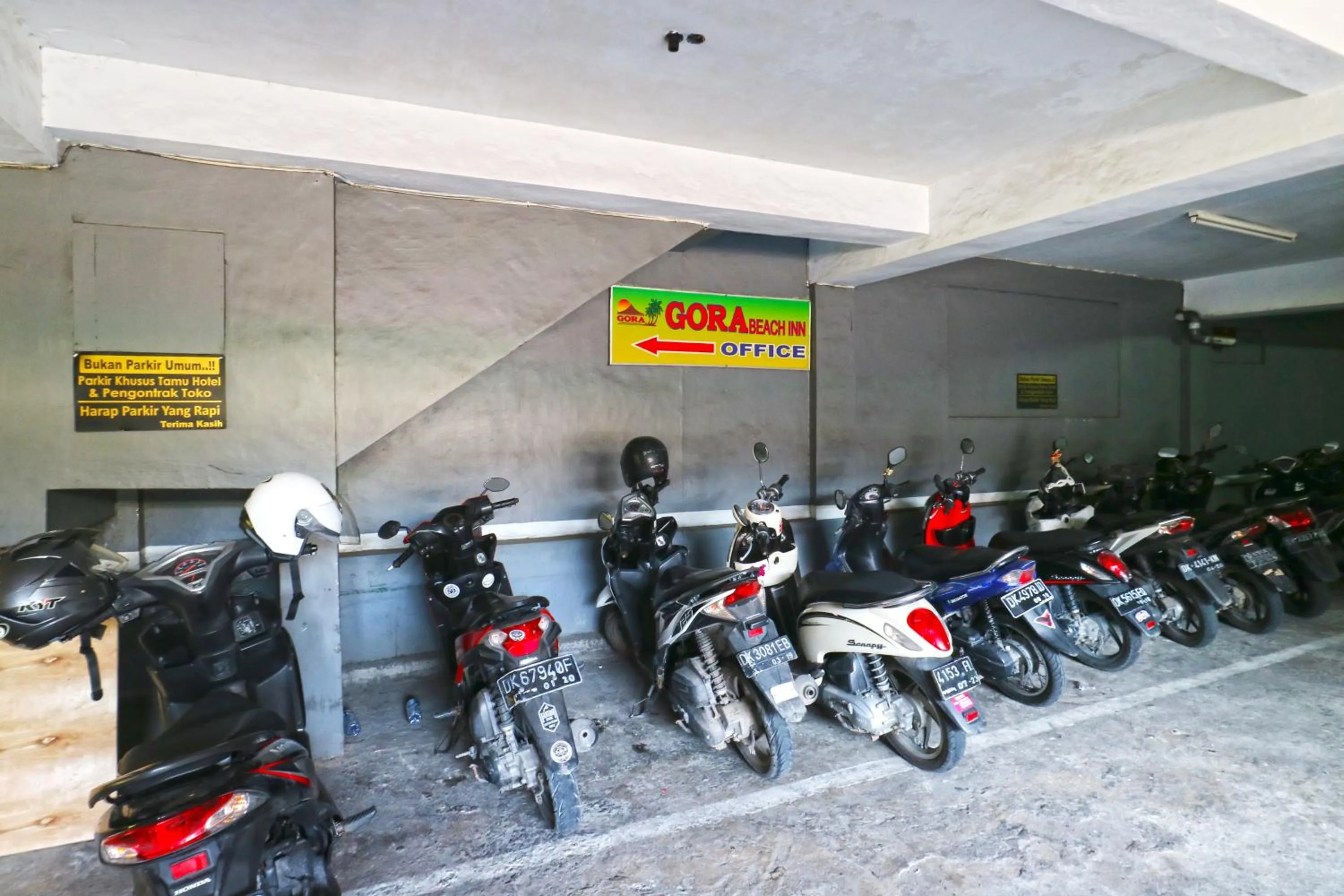 Parking in Gora Beach Inn