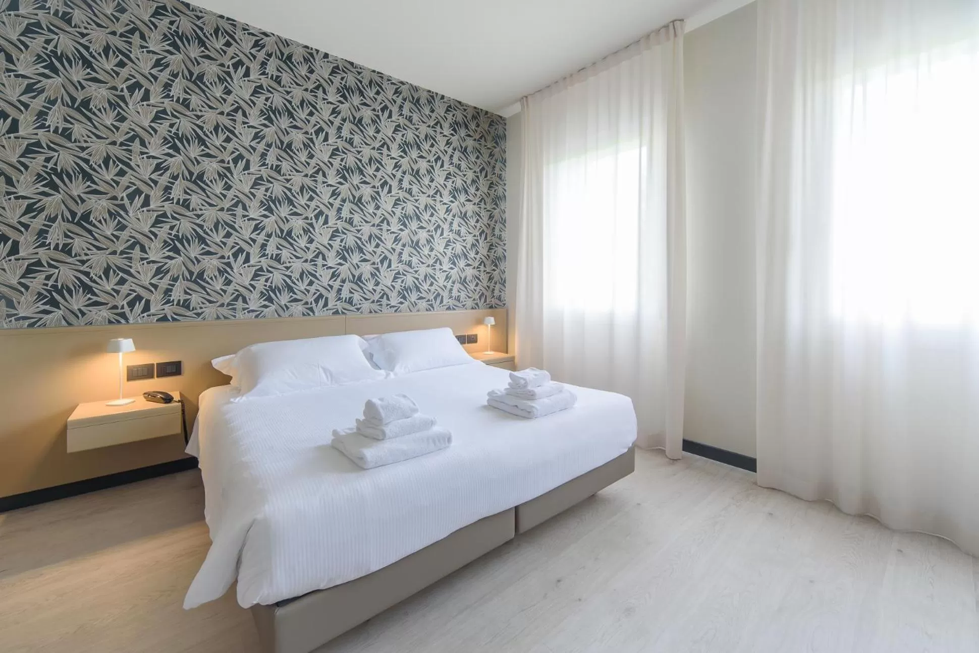 Photo of the whole room, Bed in Hotel Zenit