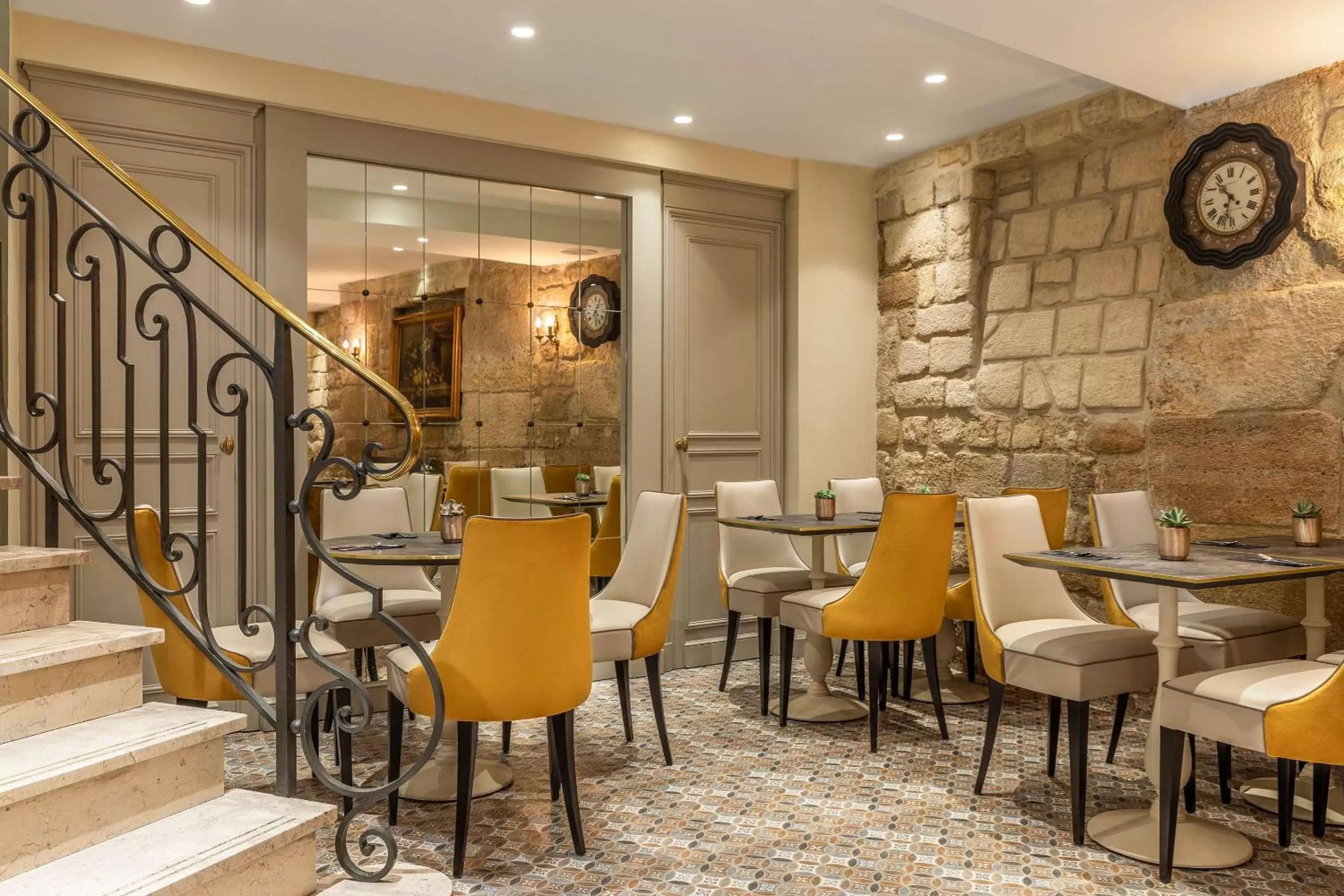 Restaurant/places to eat in Hotel Ducs de Bourgogne