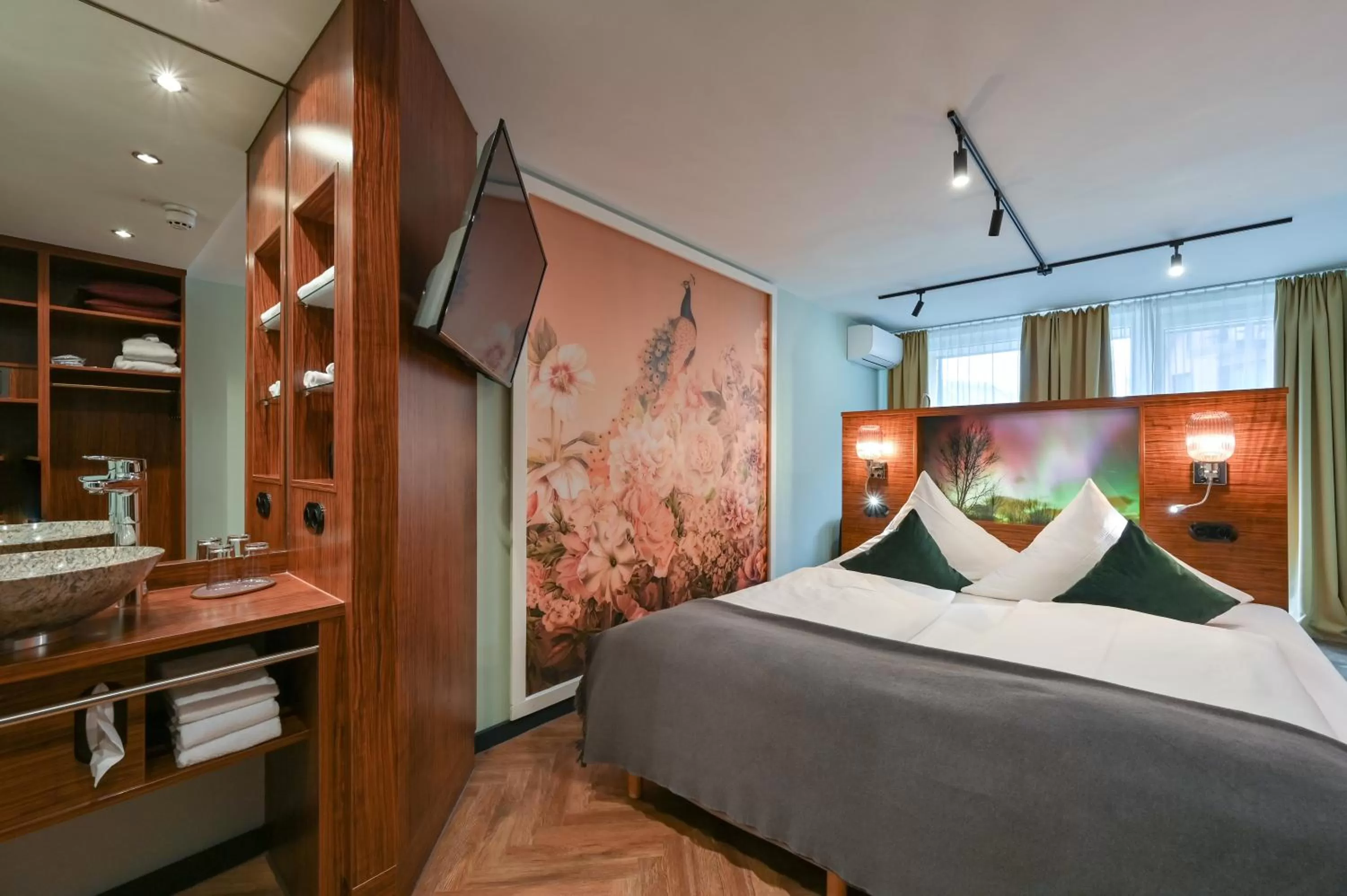 Photo of the whole room, Bed in Hotel Sonne